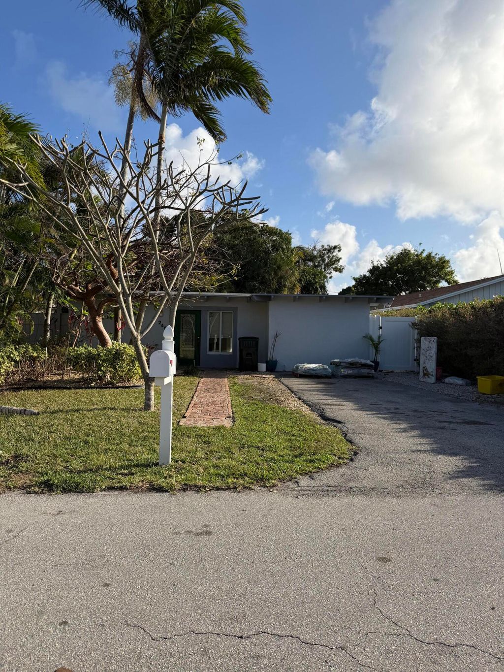 Photo of 246 NE 10th Street, Delray Beach, FL 33444 (MLS # B26001907)