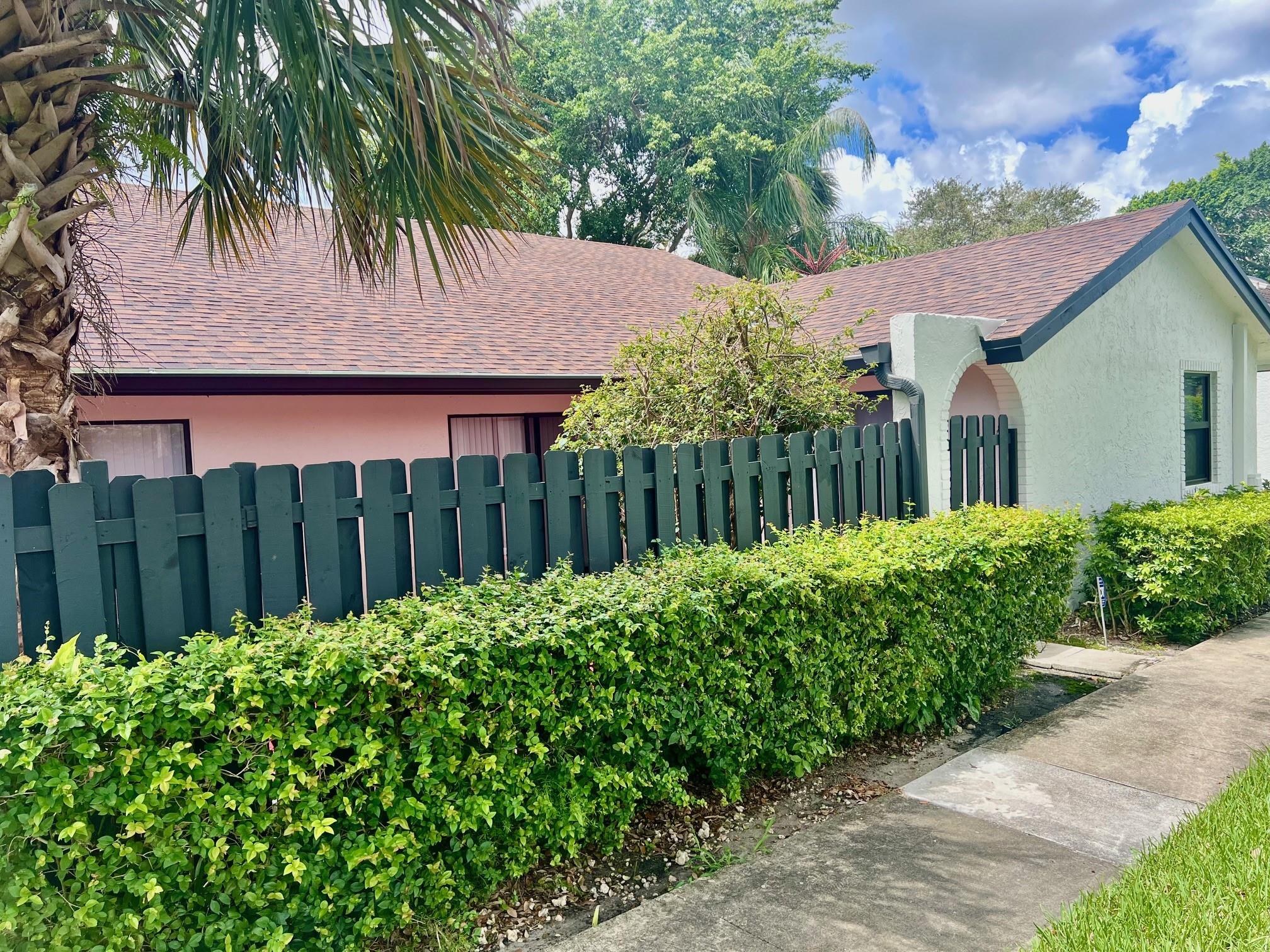 SANDALFOOT COVE SEC 10 - Residential