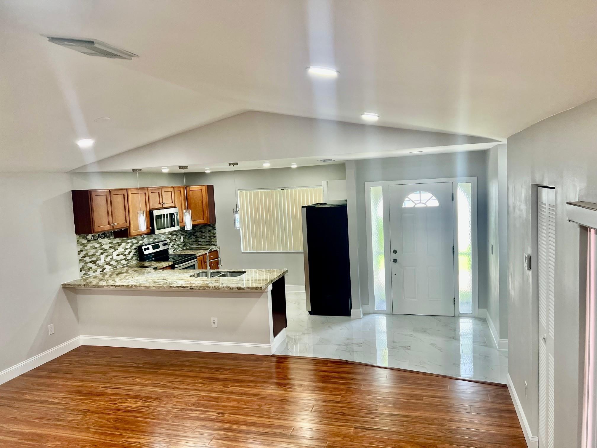 SANDALFOOT COVE SEC 10 - Residential