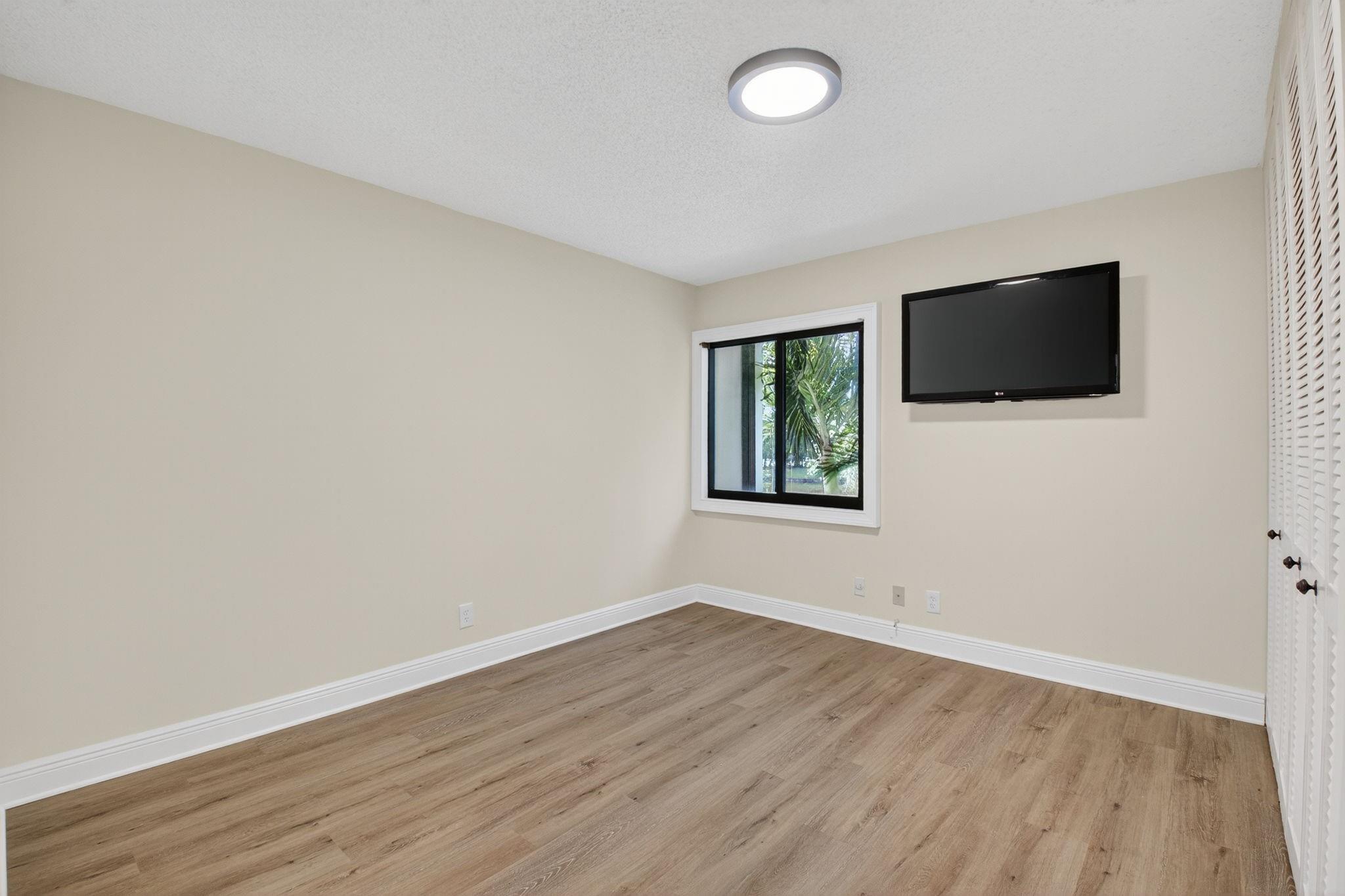 Pinelake - Residential