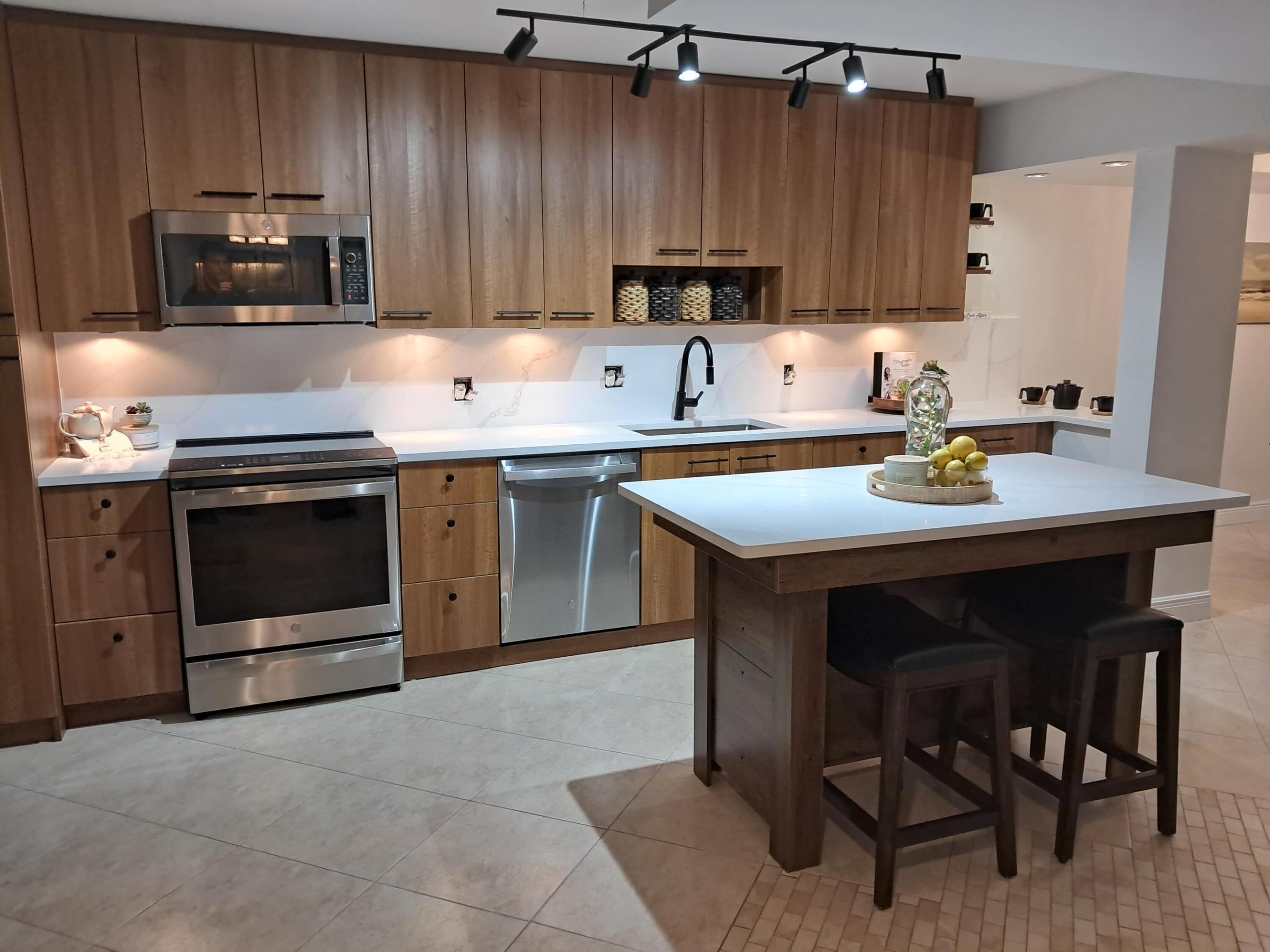 3802 Bridgewood Drive