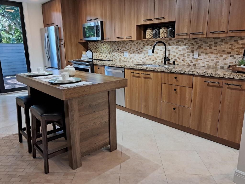 3802 Bridgewood Drive