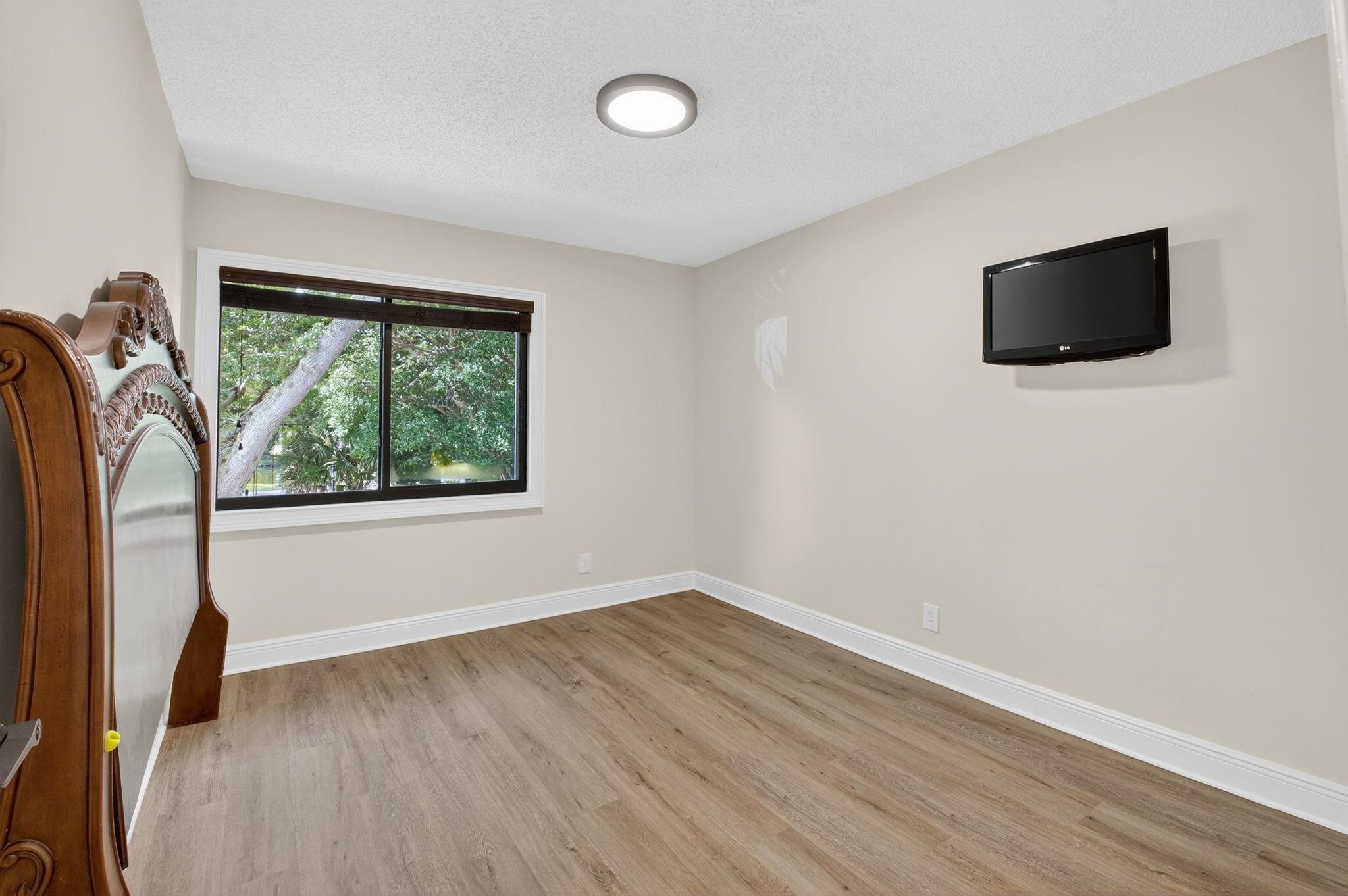 Pinelake - Residential