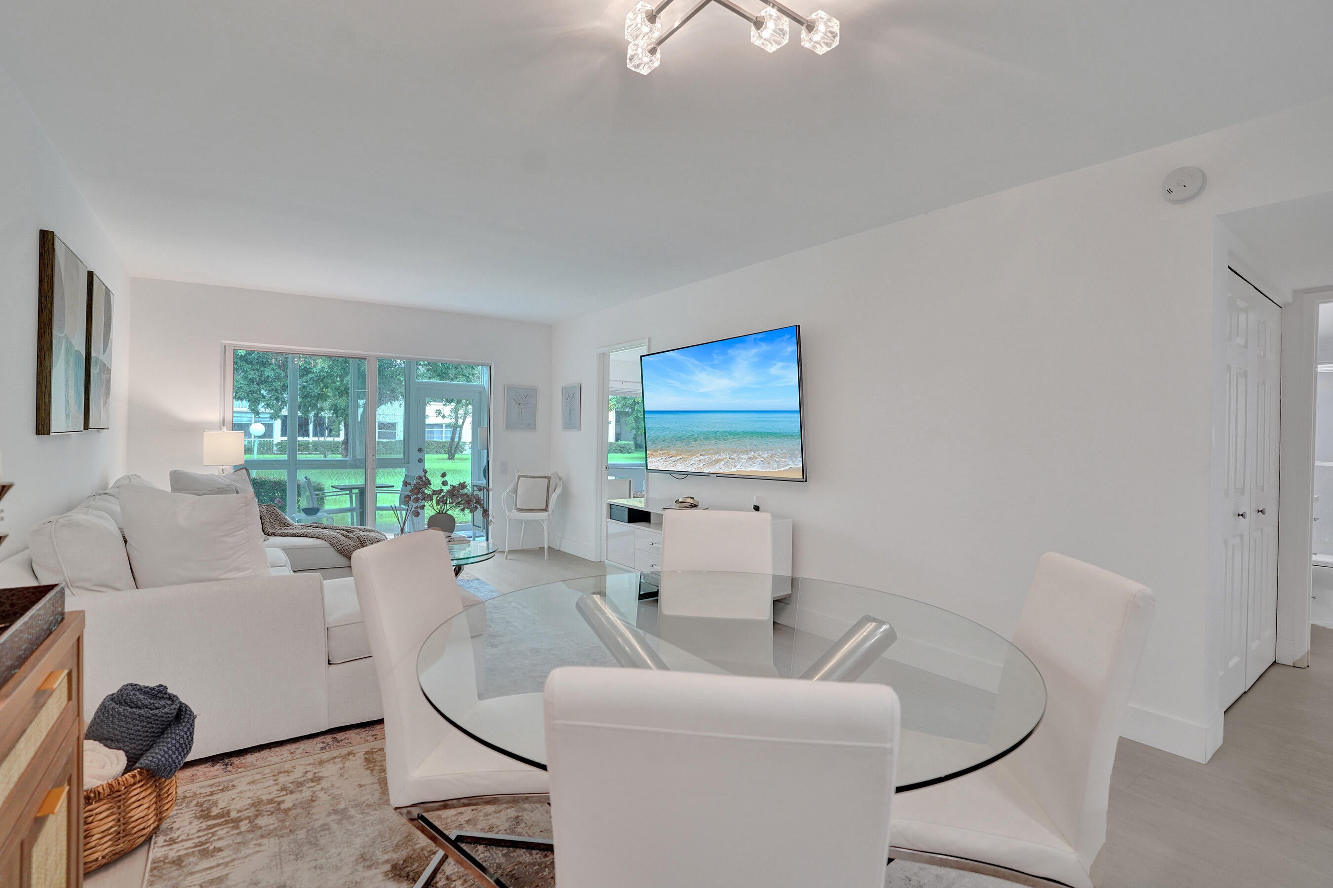 1211 BAHAMA Bend E1