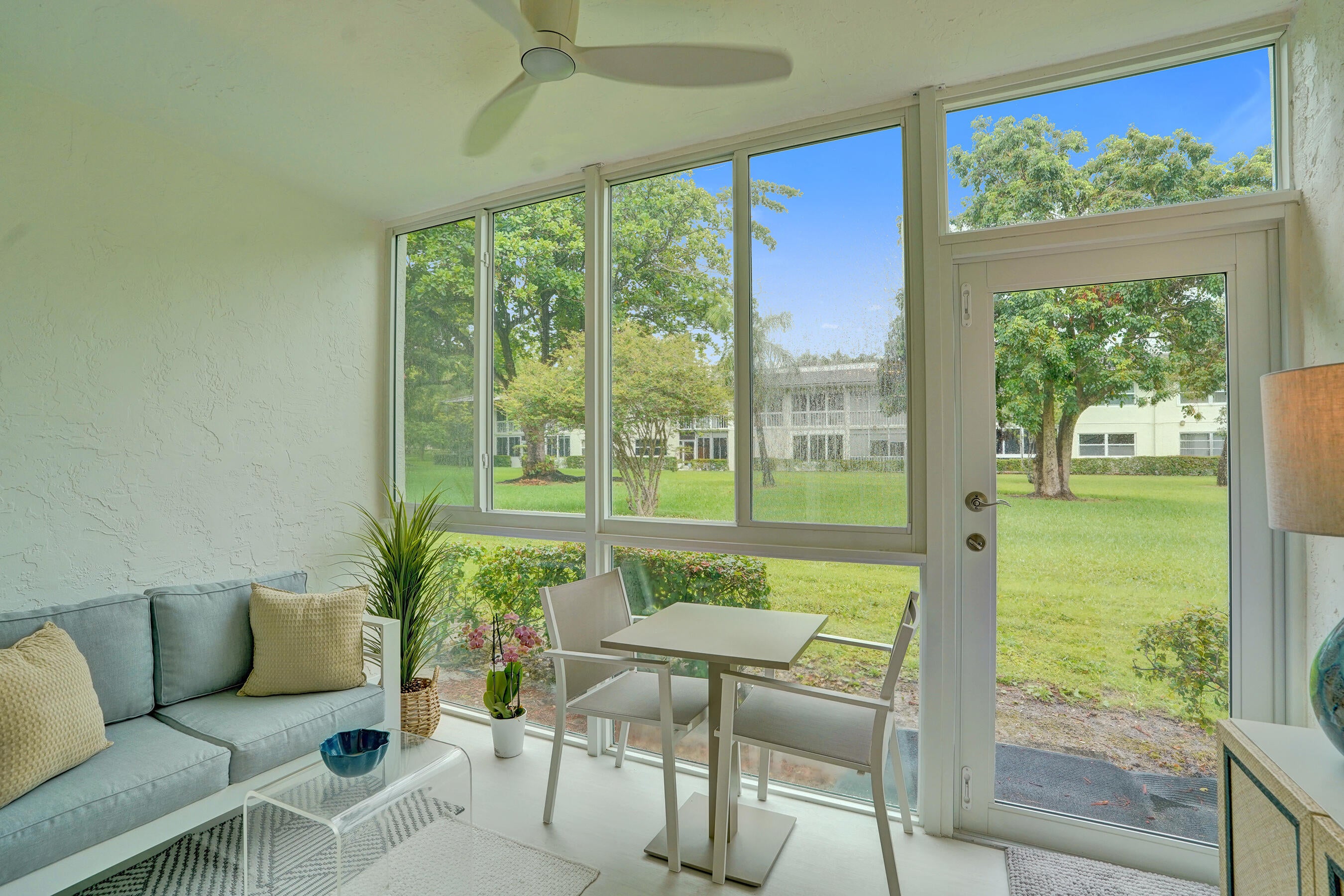 1211 BAHAMA Bend E1