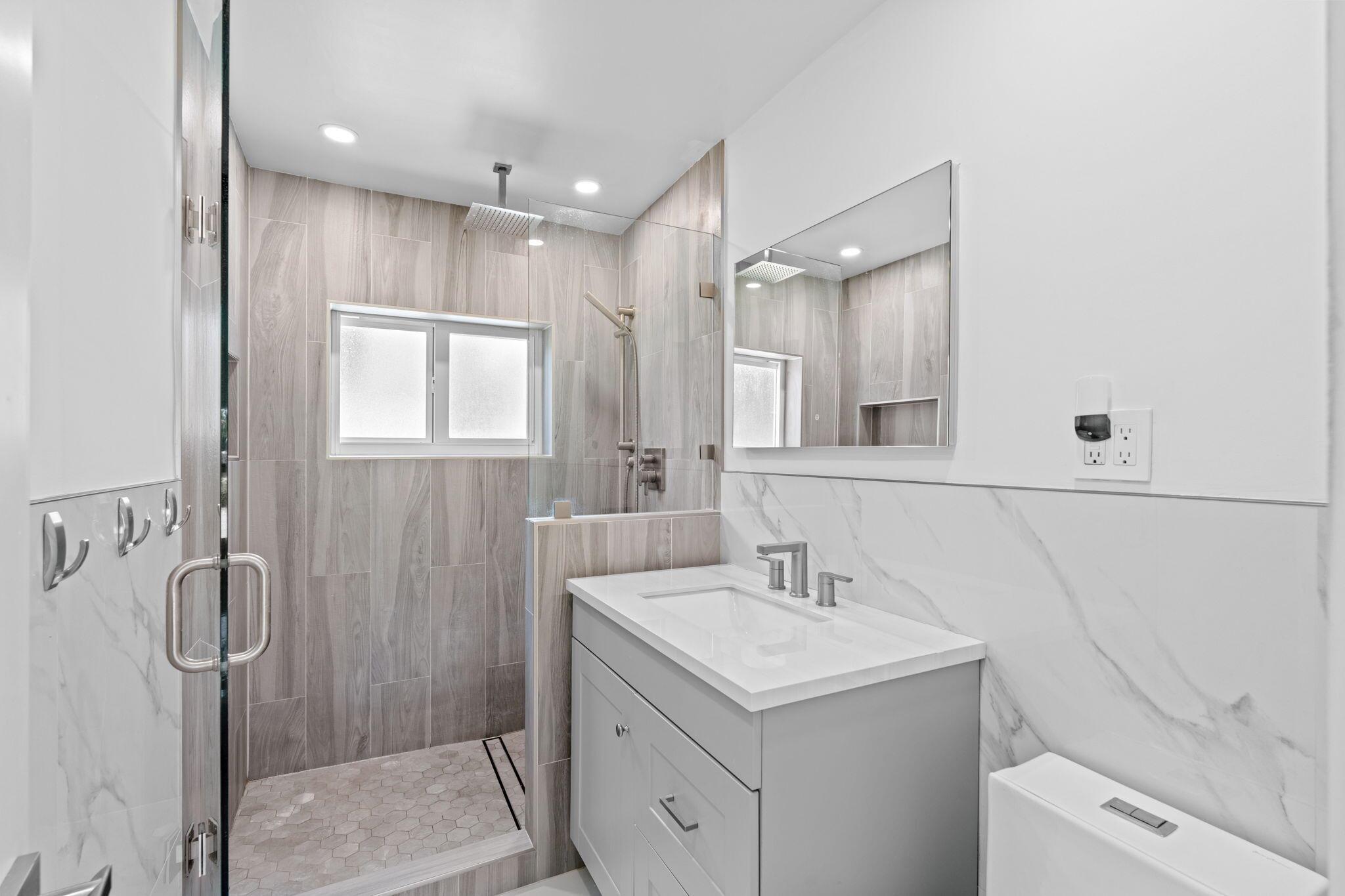 NORTH ANDREWS TERRACE FIR - Residential Lease