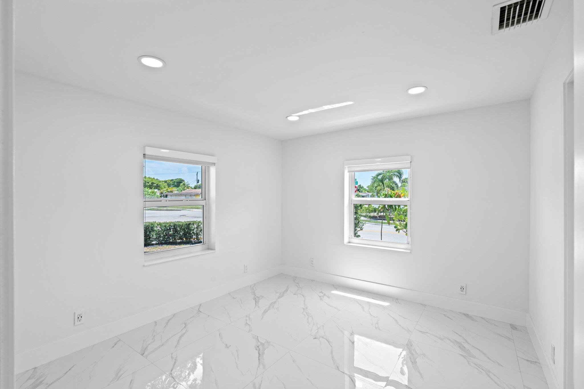 NORTH ANDREWS TERRACE FIR - Residential Lease