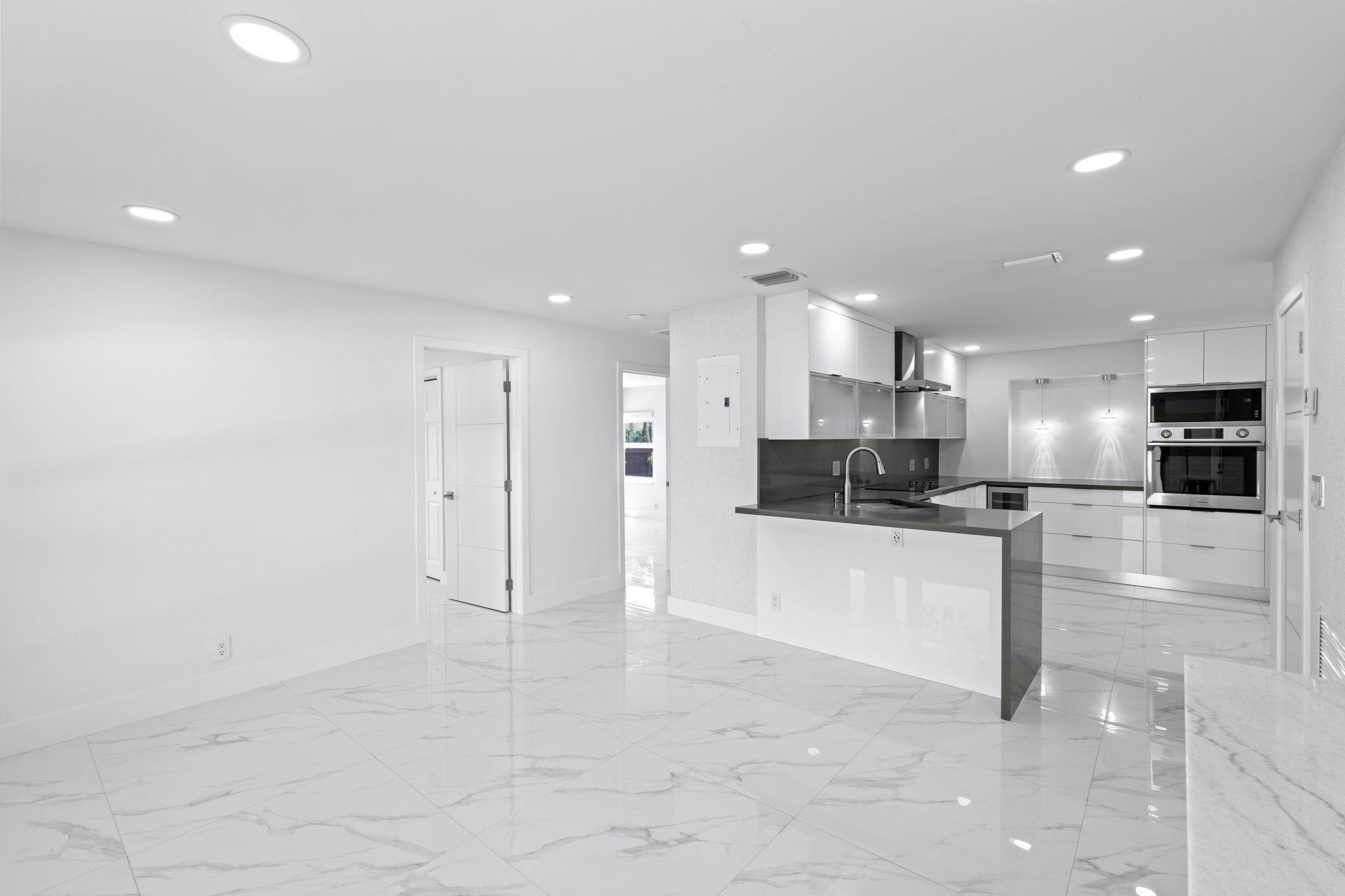 NORTH ANDREWS TERRACE FIR - Residential Lease