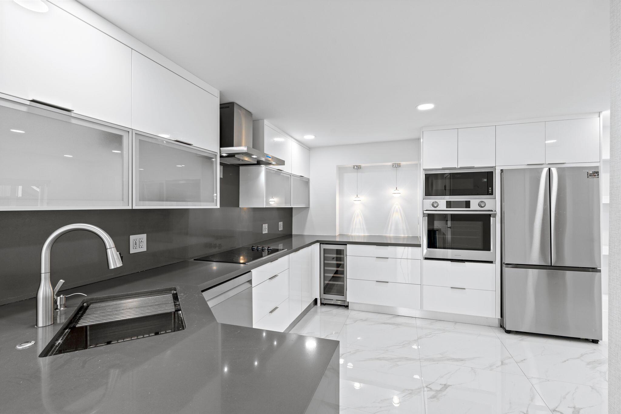 NORTH ANDREWS TERRACE FIR - Residential Lease