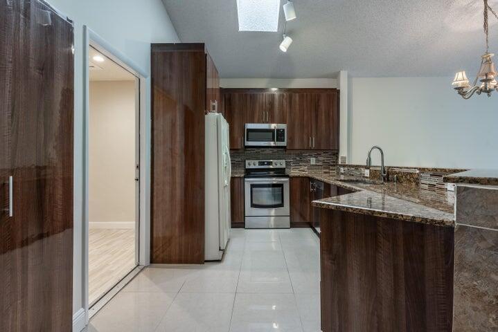 MNR FOREST 2 - Residential Lease