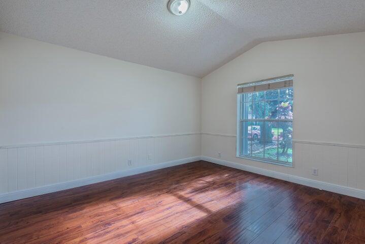 MNR FOREST 2 - Residential Lease