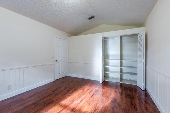 MNR FOREST 2 - Residential Lease