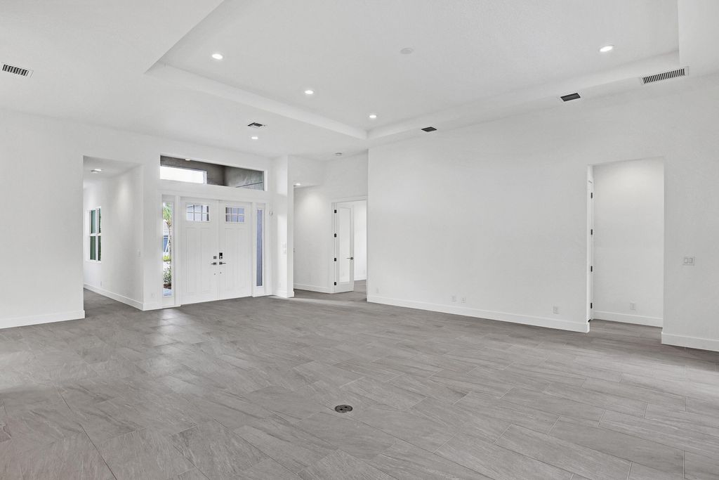 Photo of 9854 Regency Way, Palm Beach Gardens, FL 33412 (MLS # B26008375)