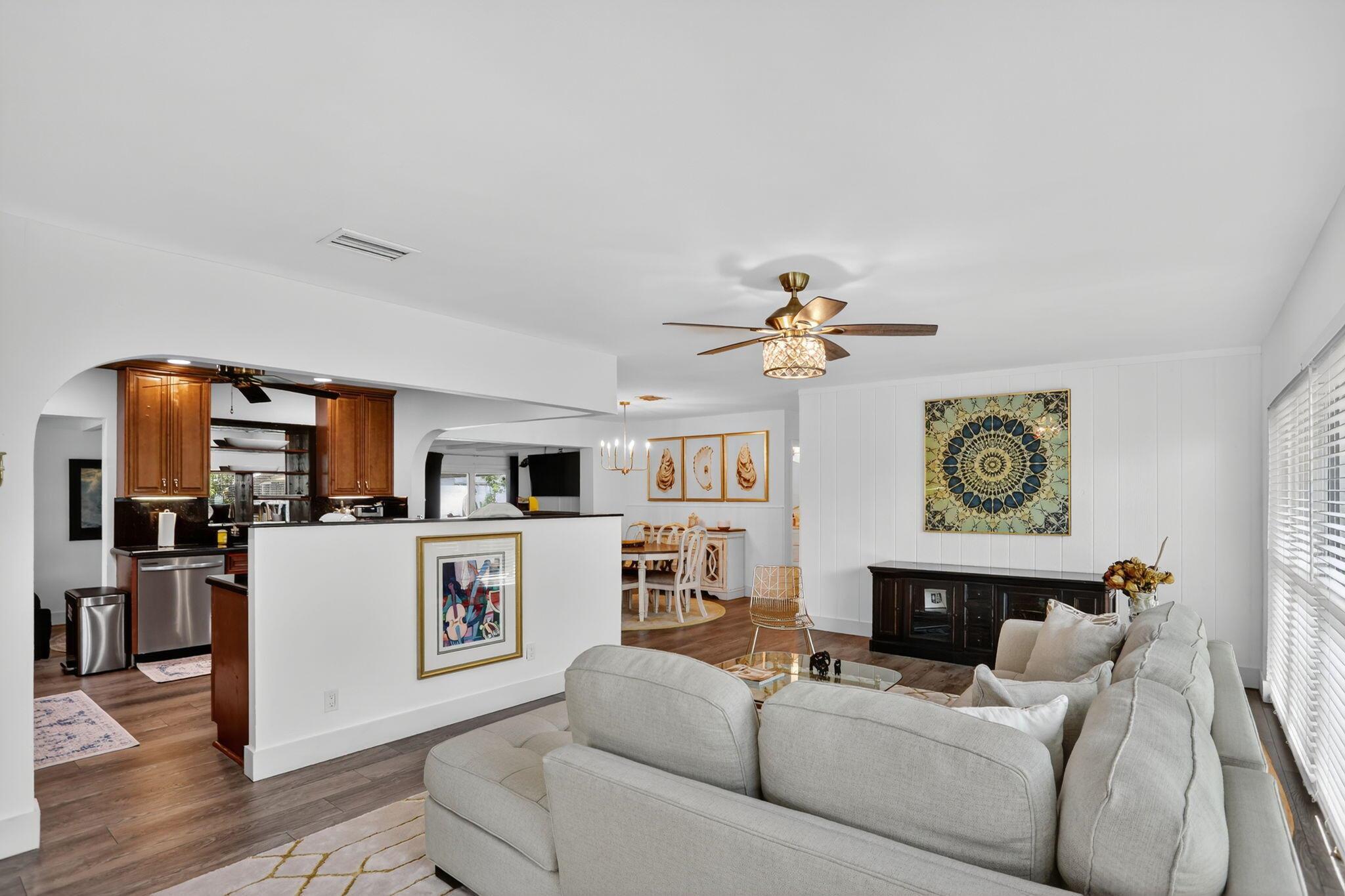 CORAL GARDENS - Residential