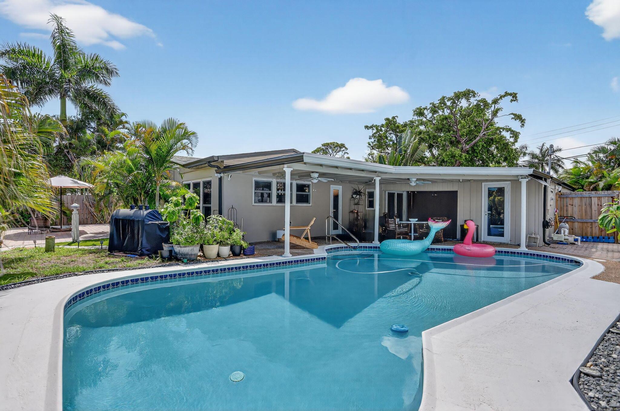 CORAL GARDENS - Residential