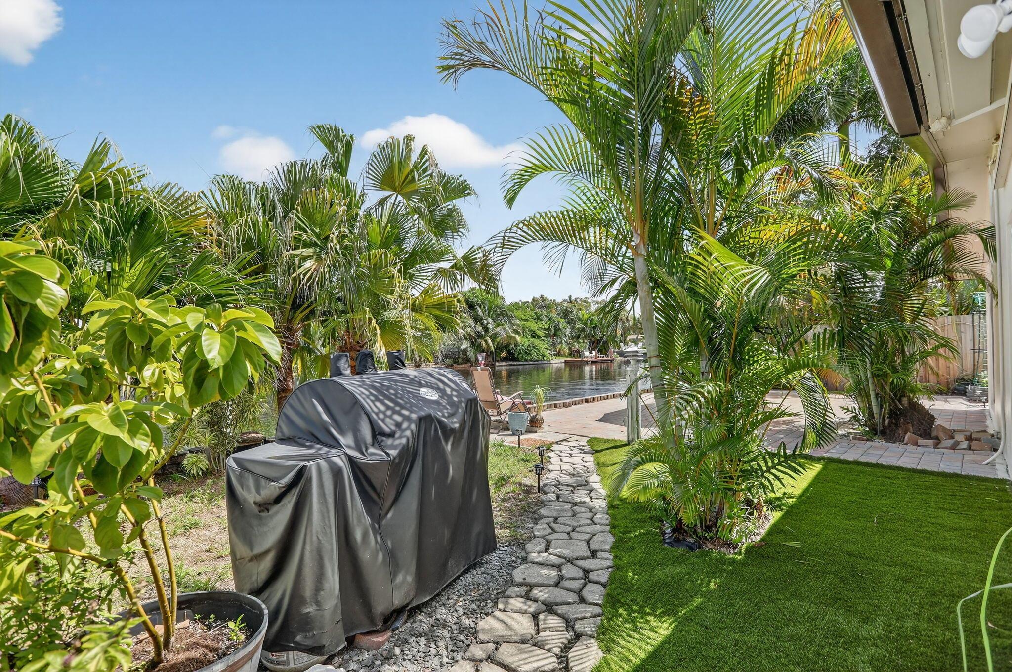 CORAL GARDENS - Residential