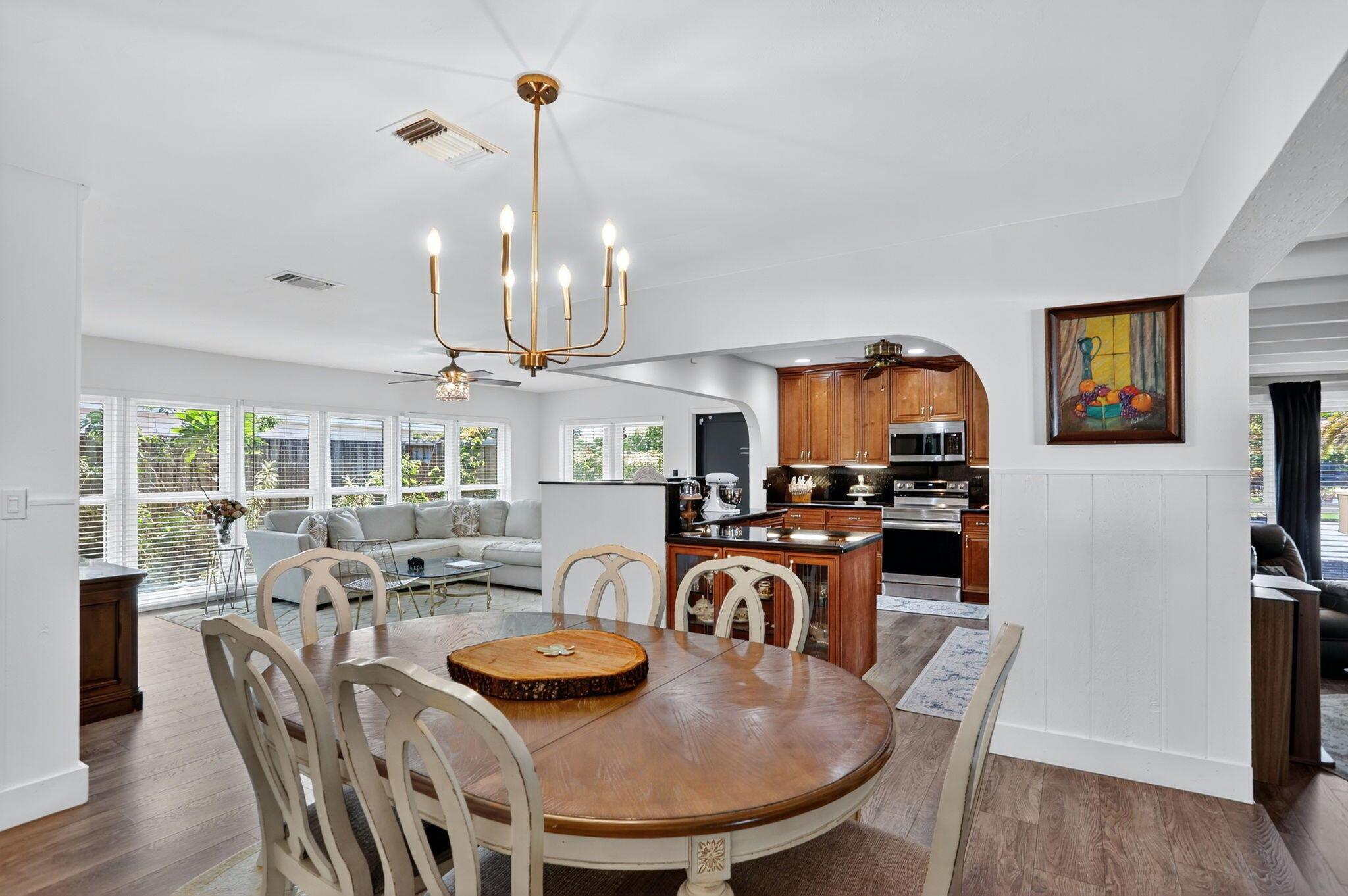 CORAL GARDENS - Residential