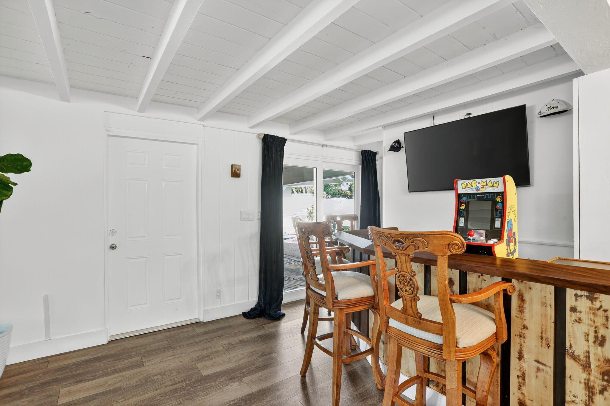 CORAL GARDENS - Residential