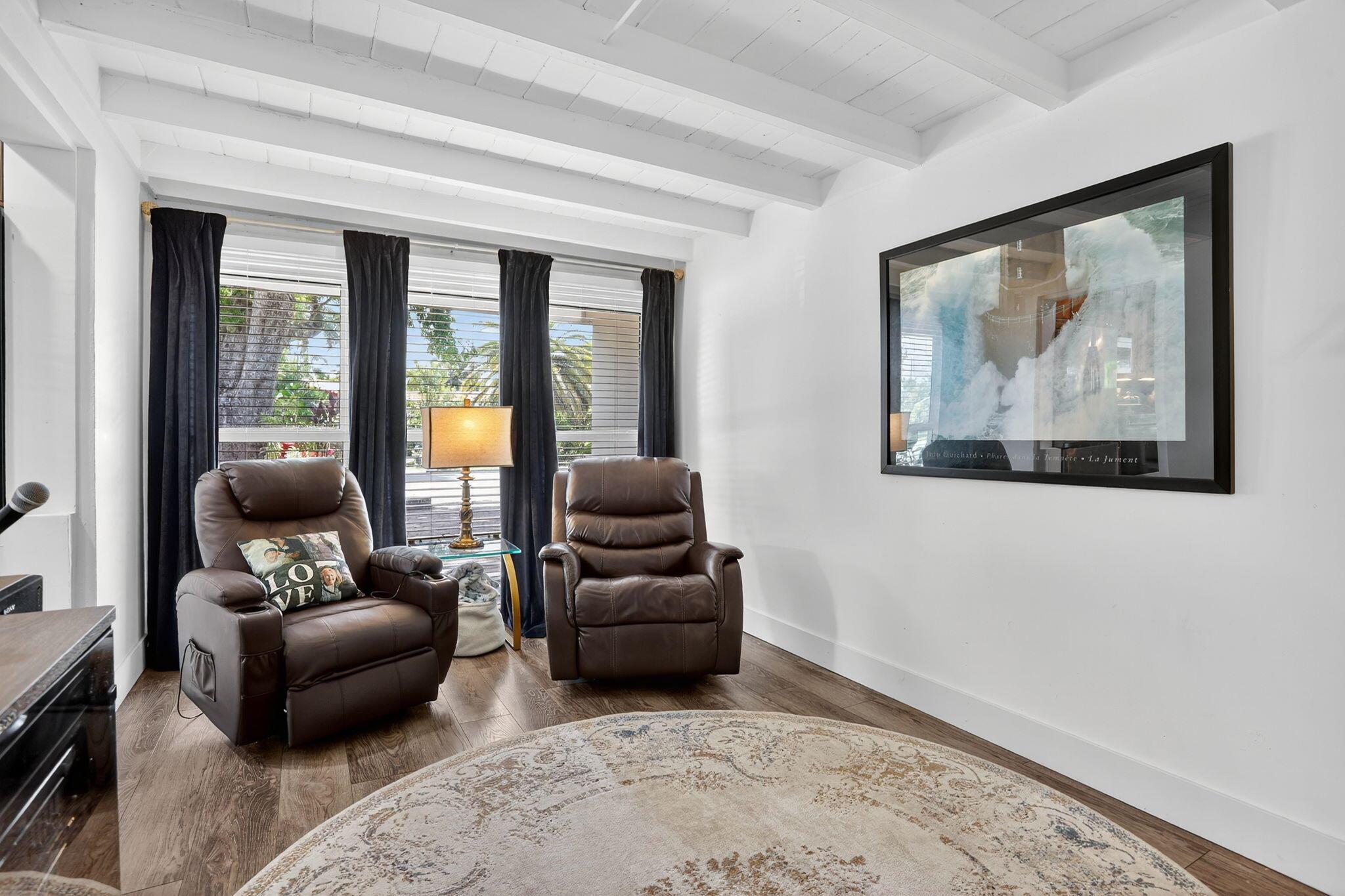 CORAL GARDENS - Residential