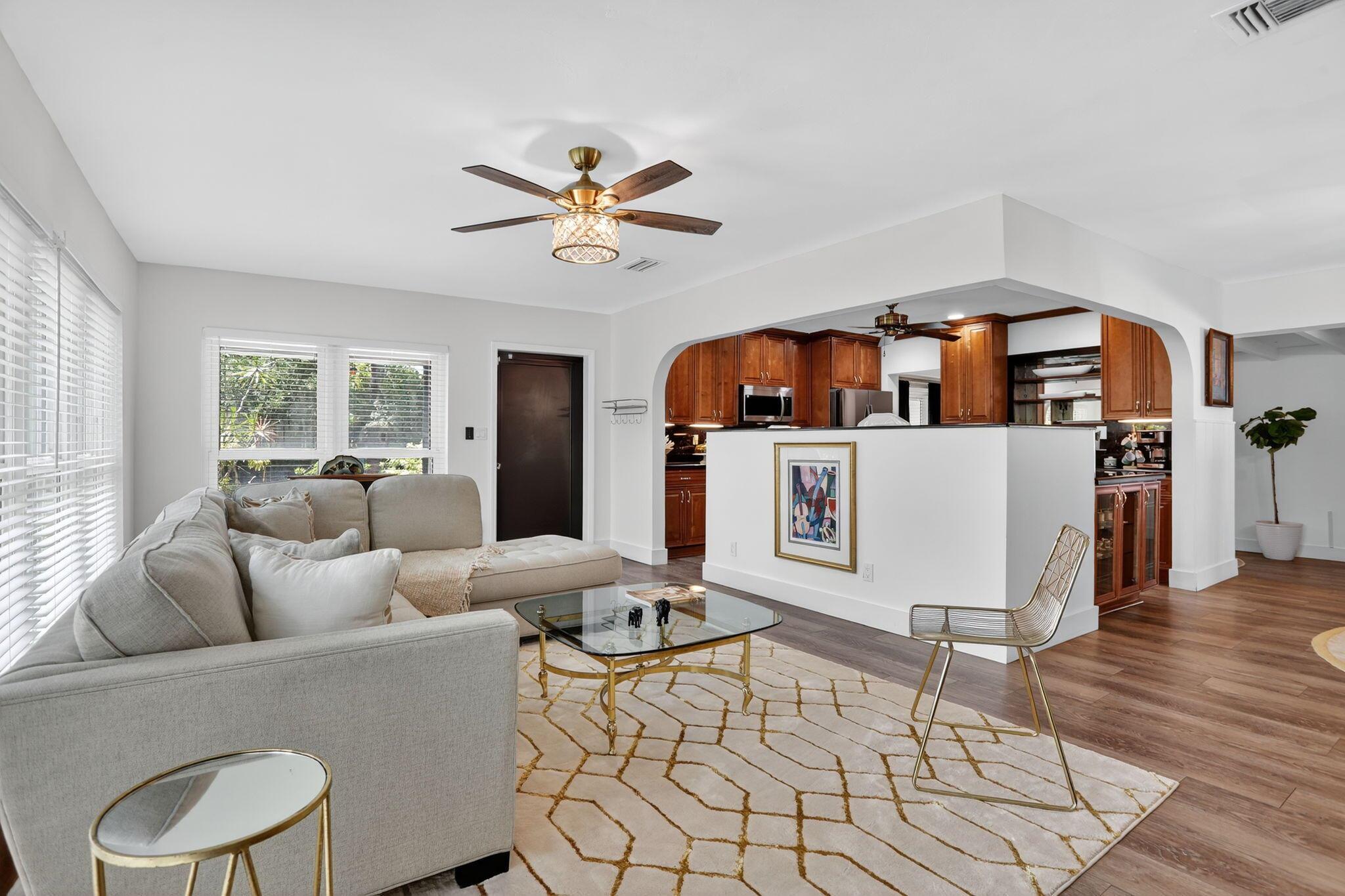 CORAL GARDENS - Residential