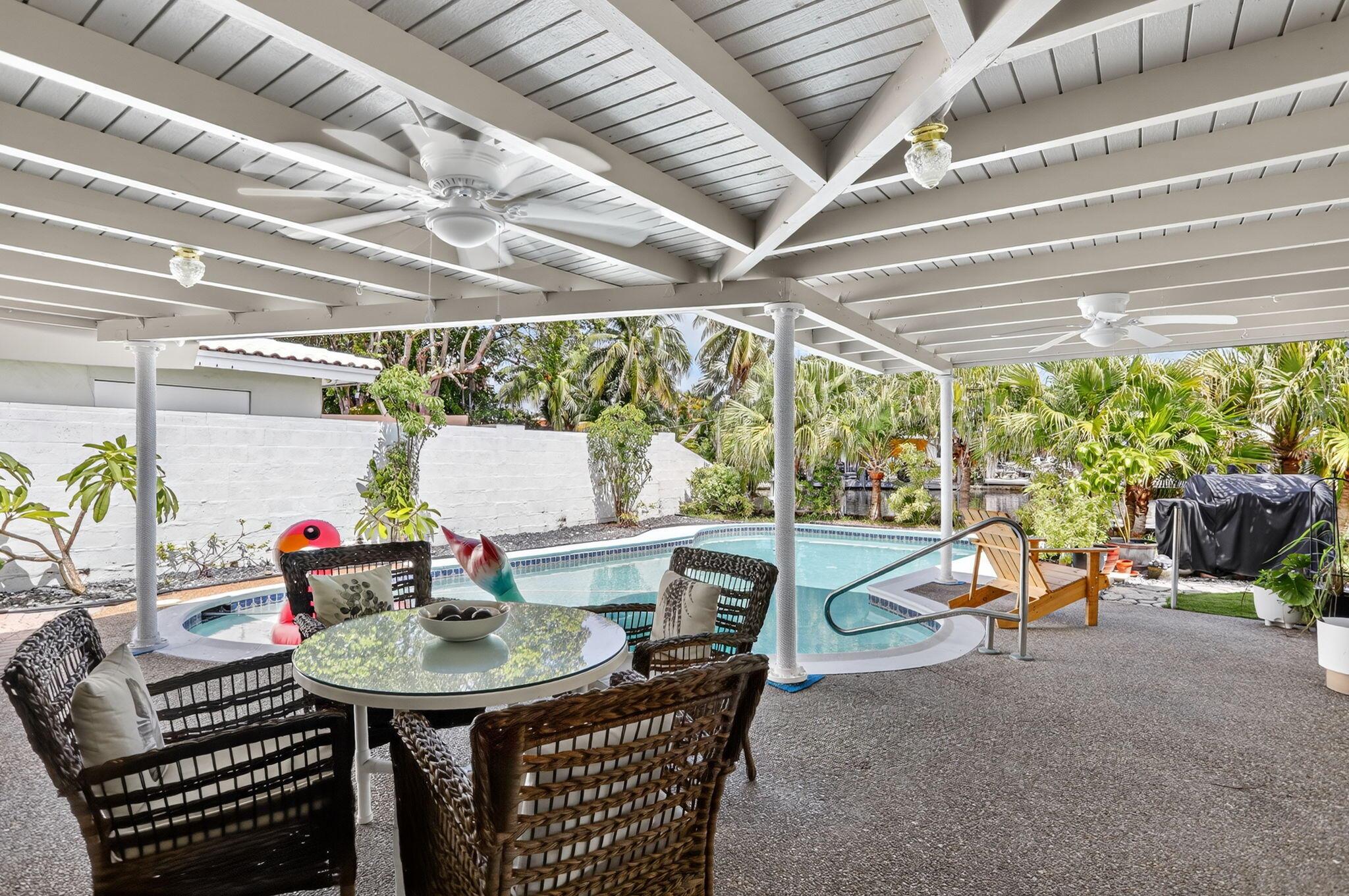 CORAL GARDENS - Residential