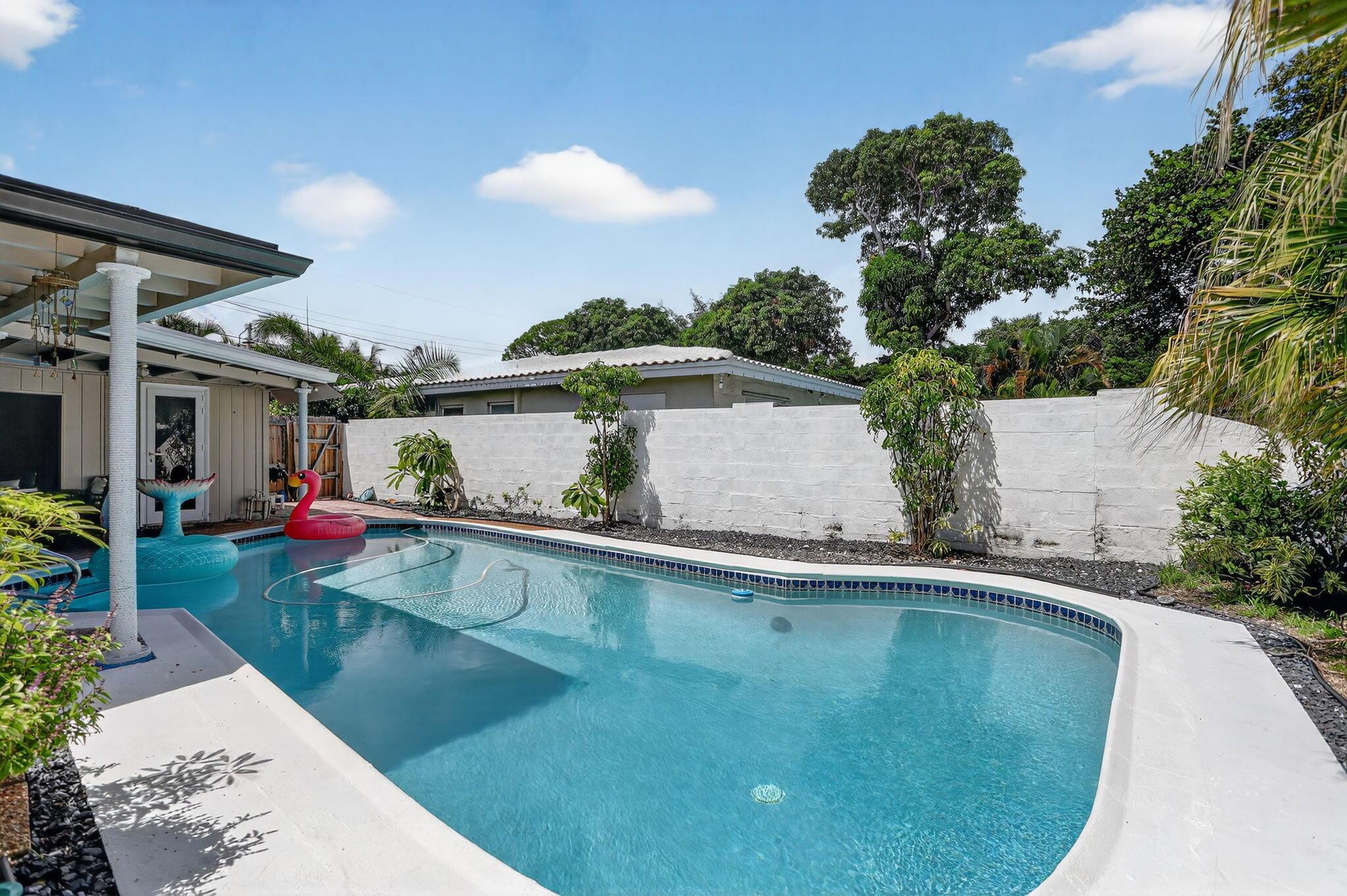 CORAL GARDENS - Residential