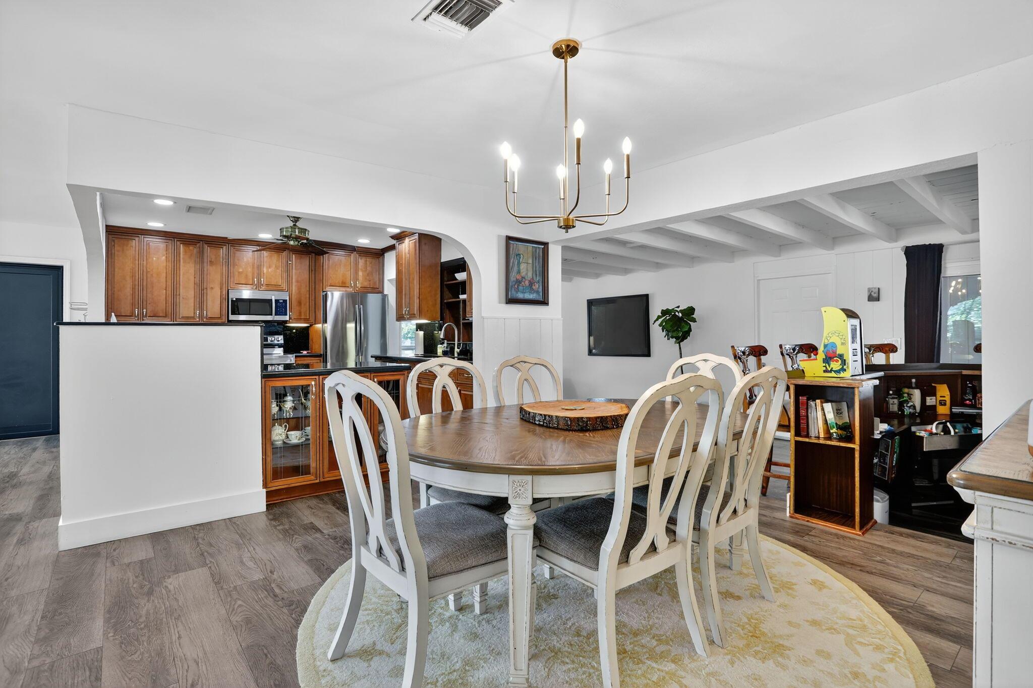 CORAL GARDENS - Residential