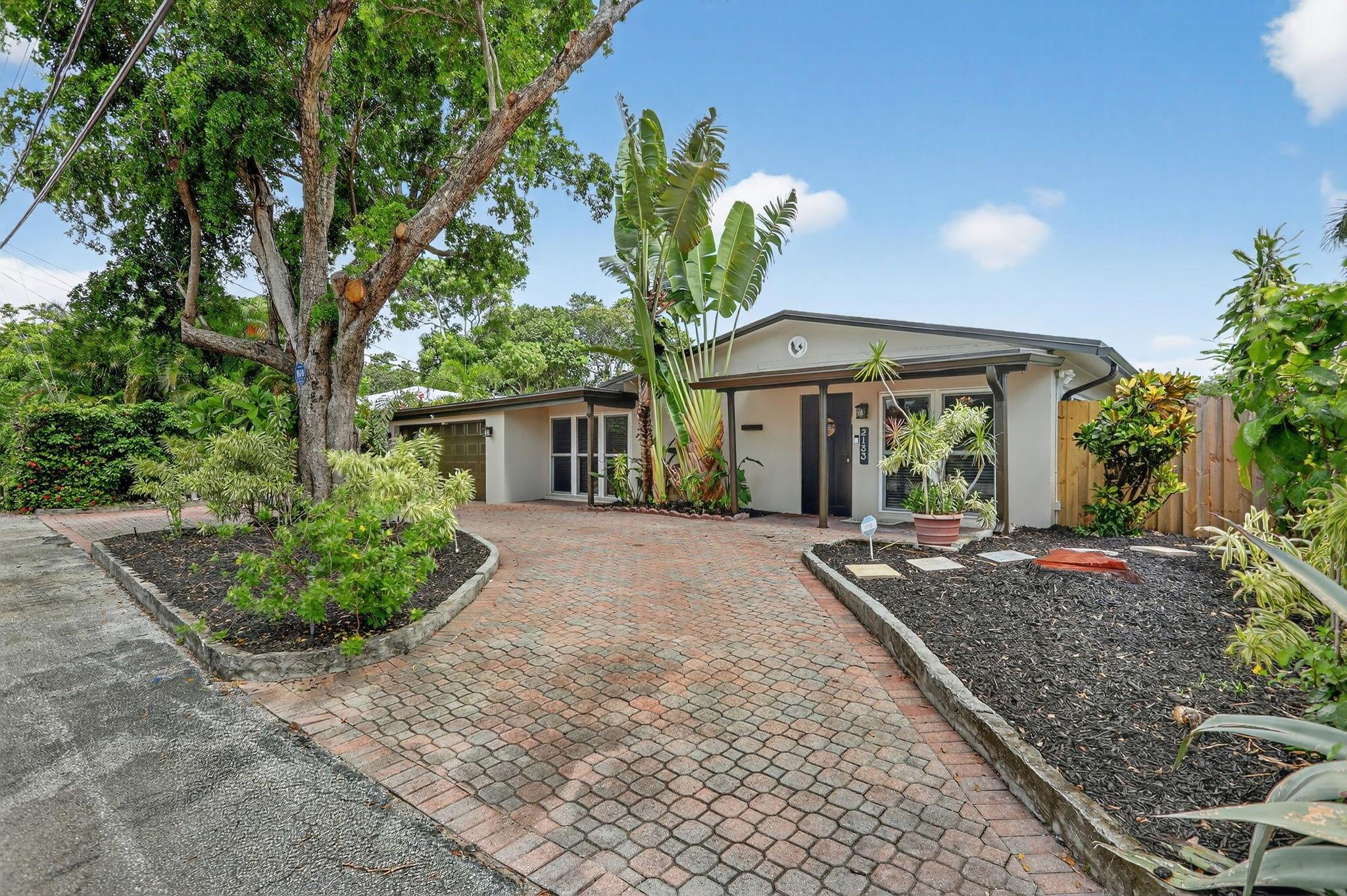 2133 Coral Gardens Drive
