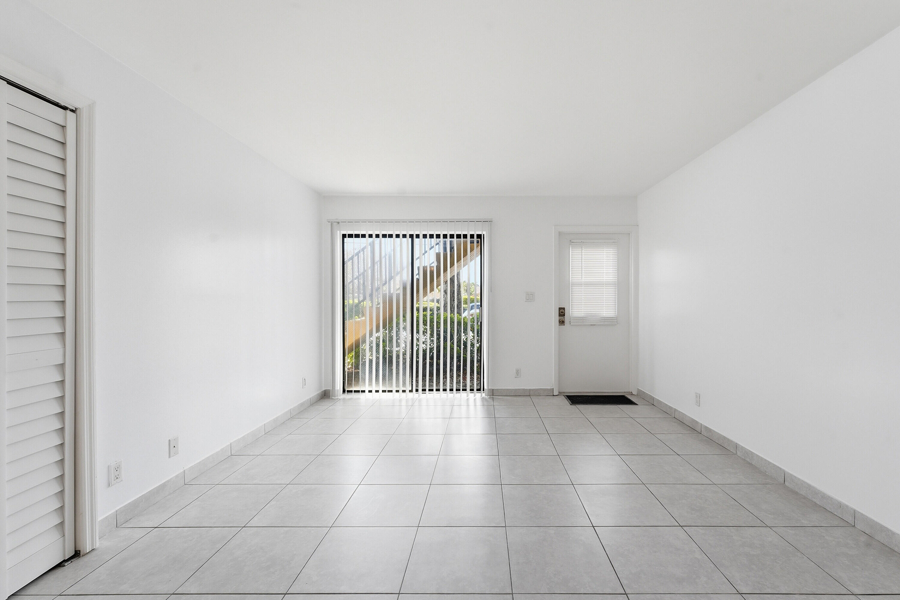 VILLAS OF RIVERSIDE CONDO - Residential Lease