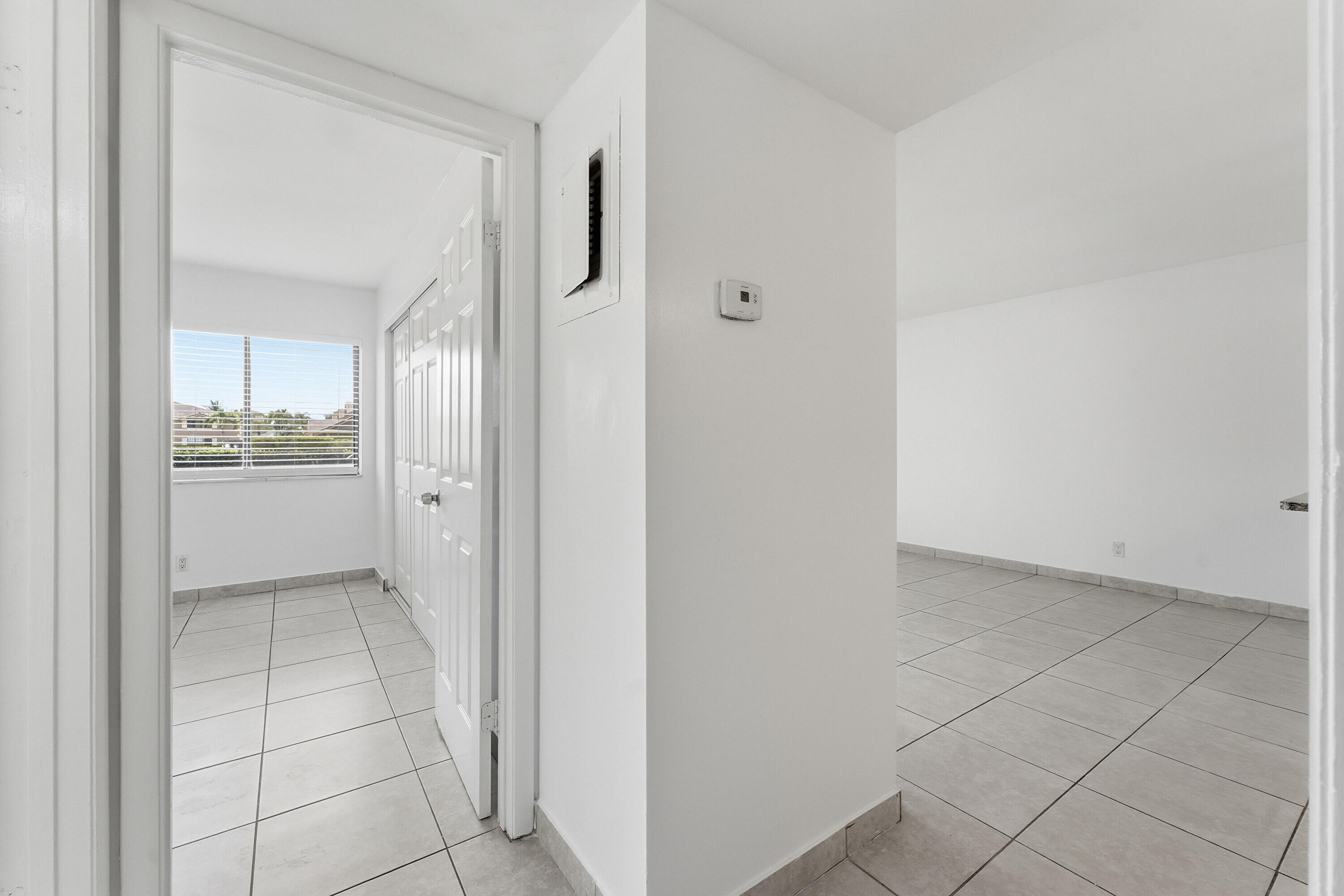 VILLAS OF RIVERSIDE CONDO - Residential Lease