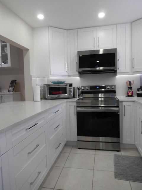 725 Lori Drive 306 Palm Springs FL 33461