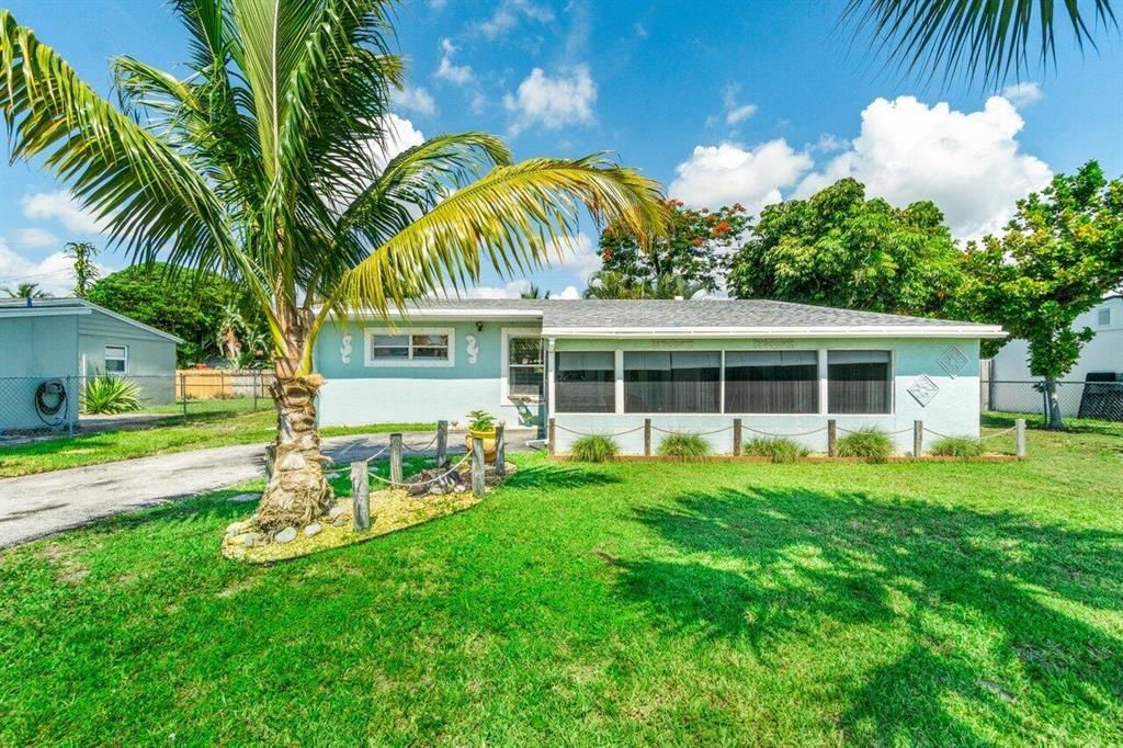 Photo of 9277 Bloomfield Drive Dr, Palm Beach Gardens, FL 33410 (MLS # R10812542)