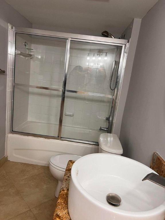 HYPOLUXOS MARINERS CAY CONDO - Residential