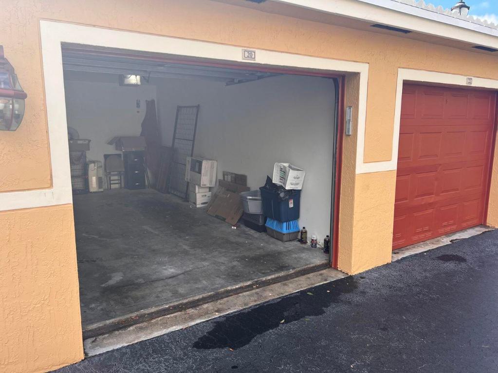 HYPOLUXOS MARINERS CAY CONDO - Residential