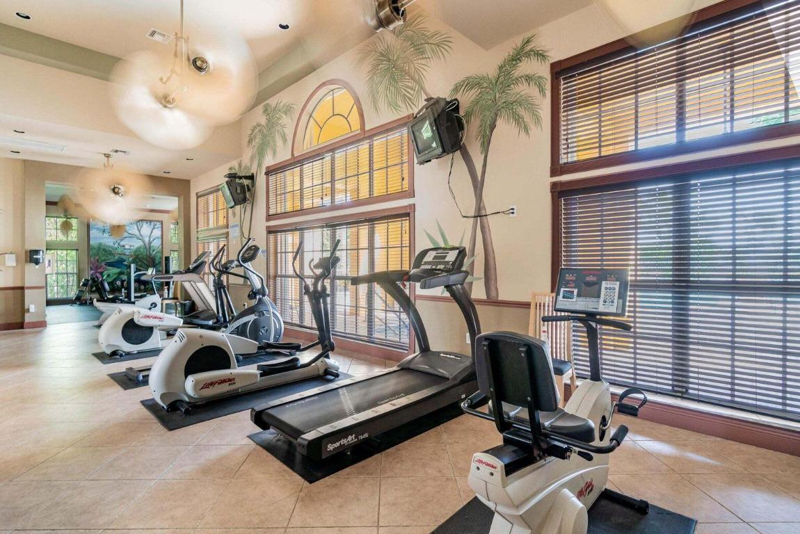 HYPOLUXOS MARINERS CAY CONDO - Residential