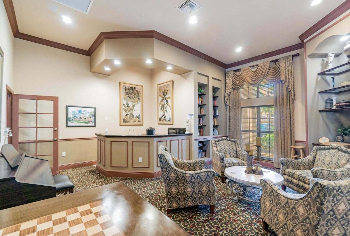 HYPOLUXOS MARINERS CAY CONDO - Residential