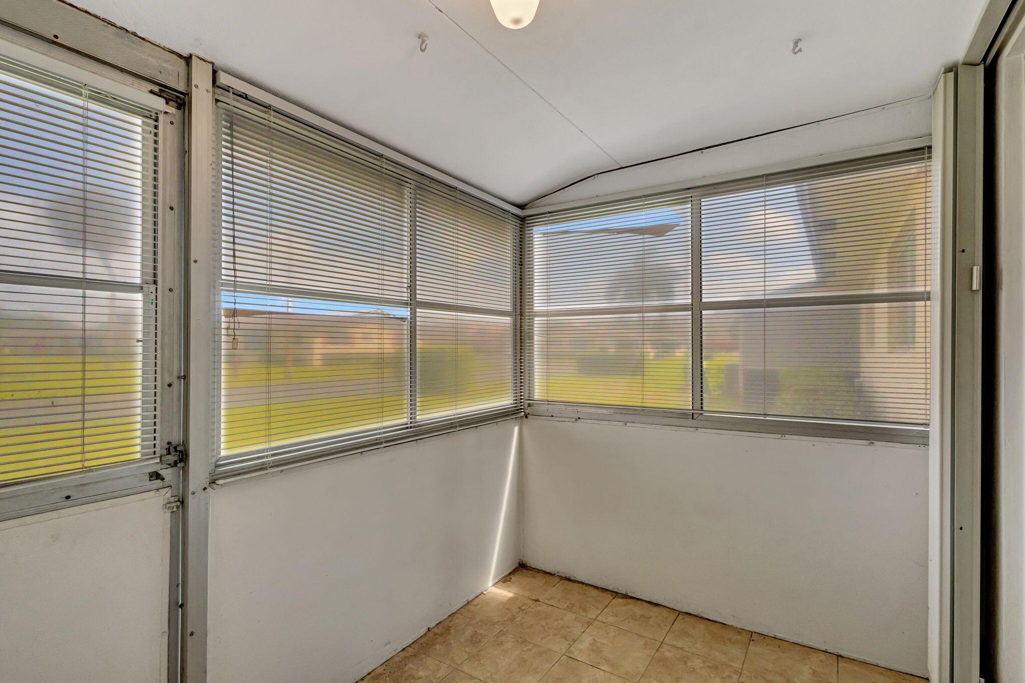 CRESTHAVEN - Residential