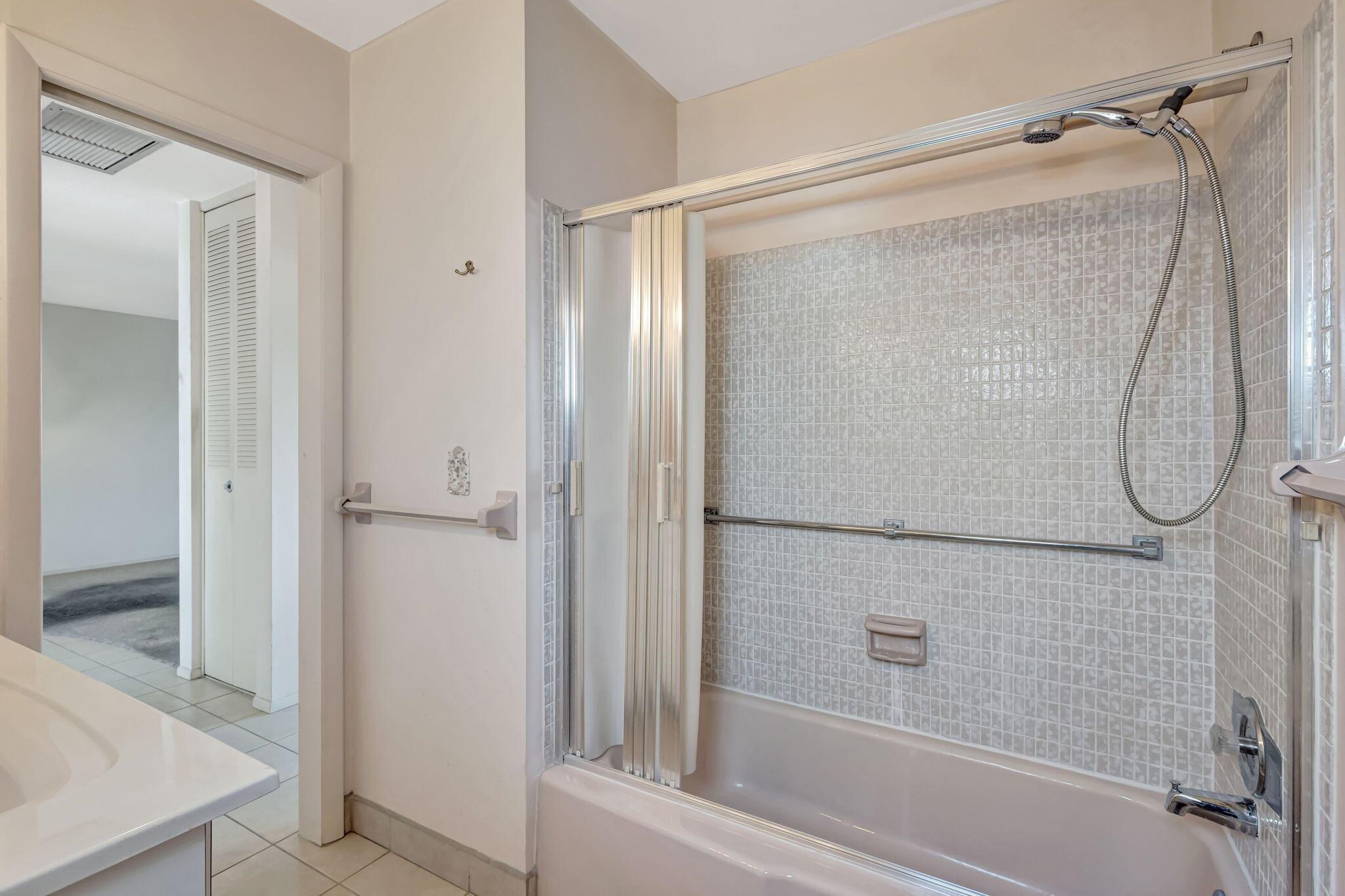 CRESTHAVEN - Residential