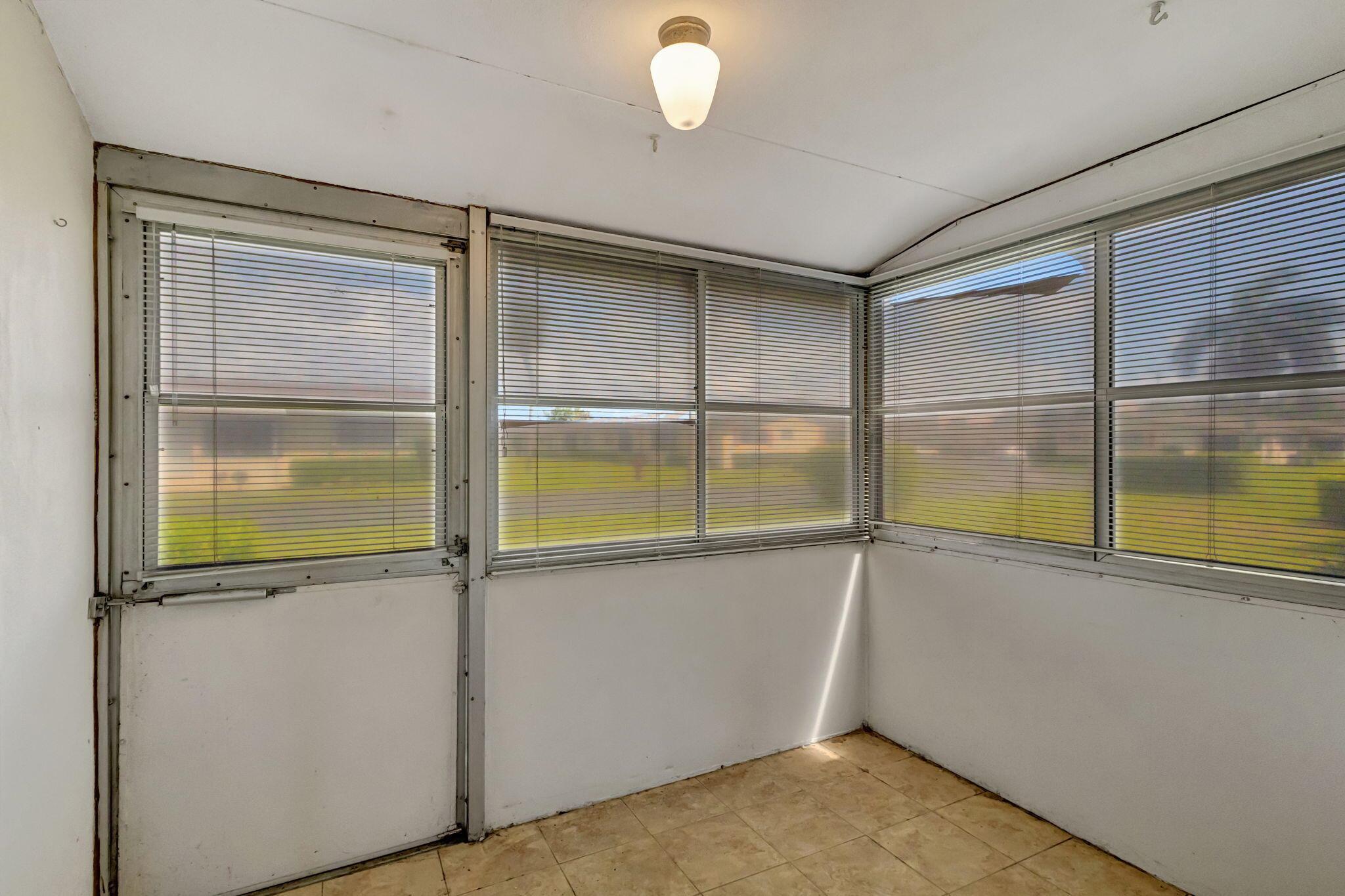 CRESTHAVEN - Residential