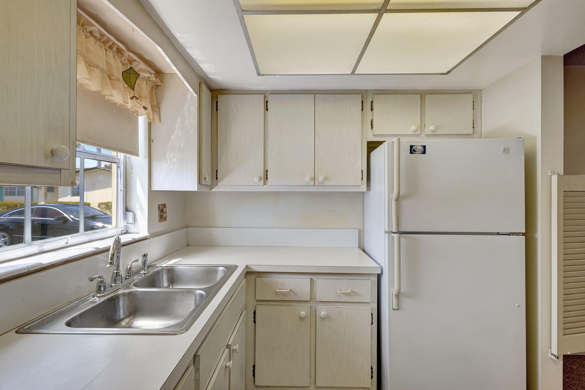 CRESTHAVEN - Residential