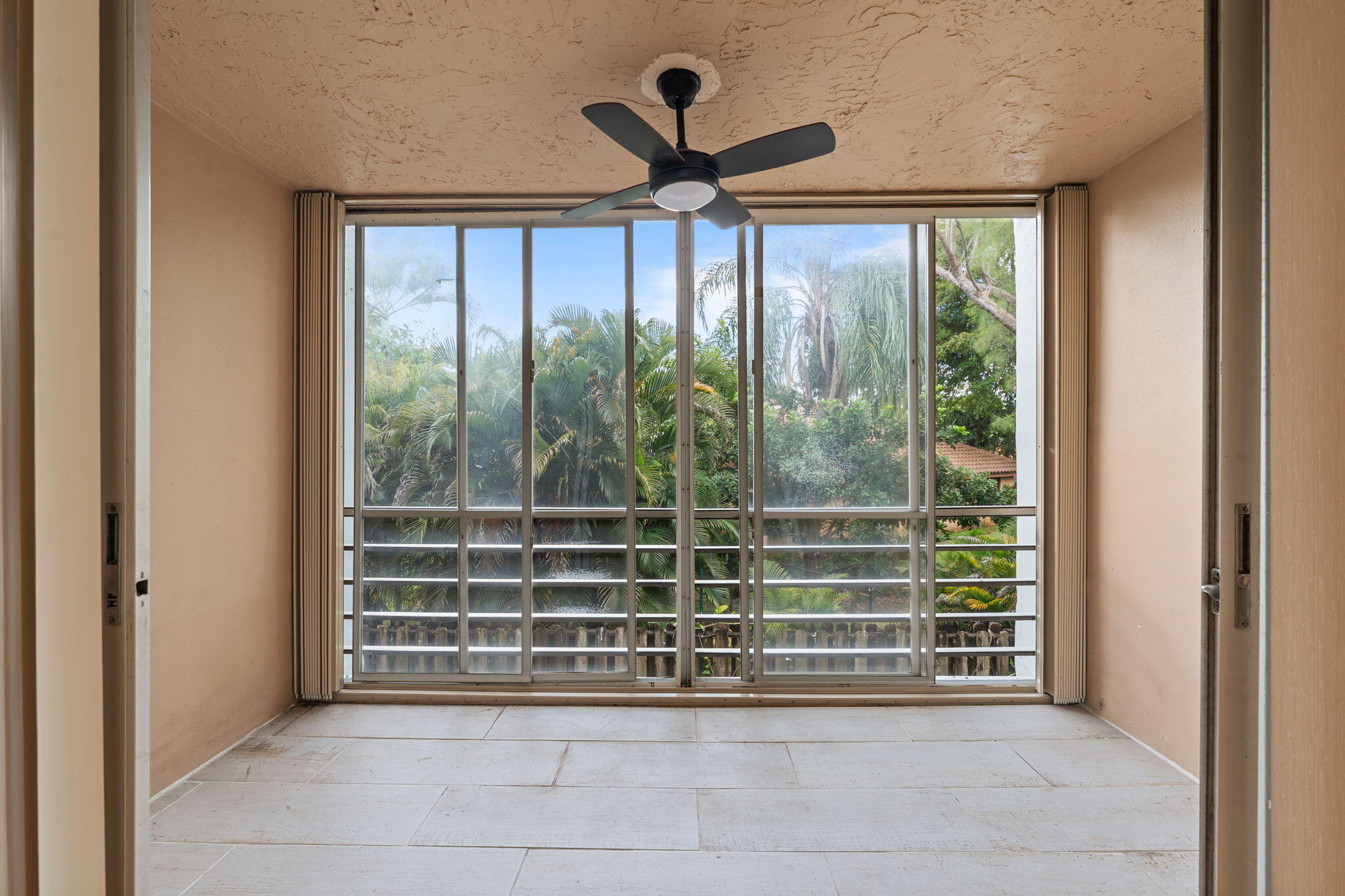 LIVE OAK CONDO NINE - Residential