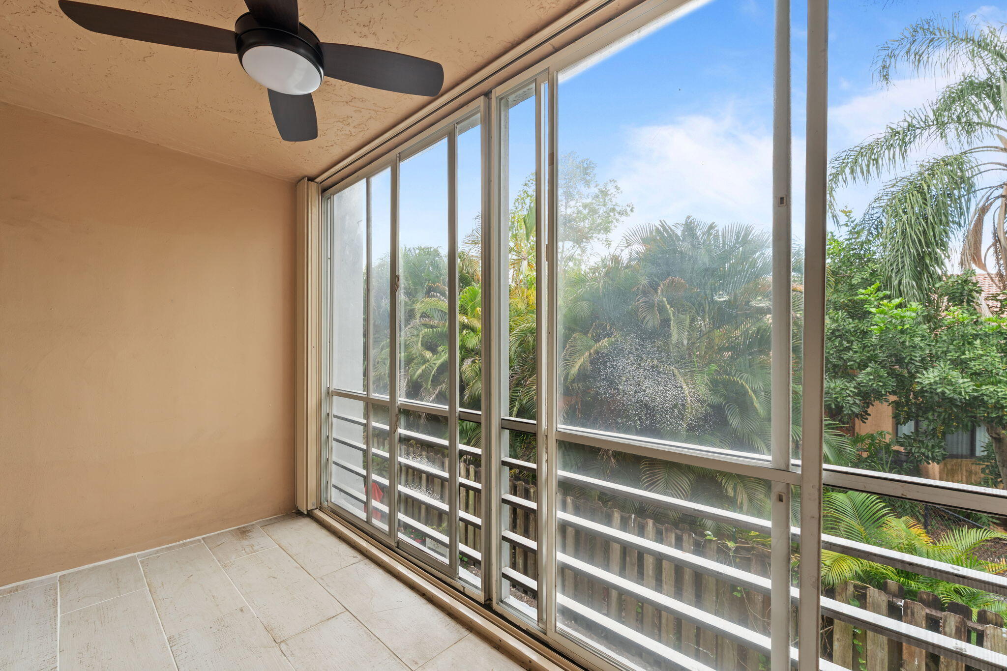 LIVE OAK CONDO NINE - Residential