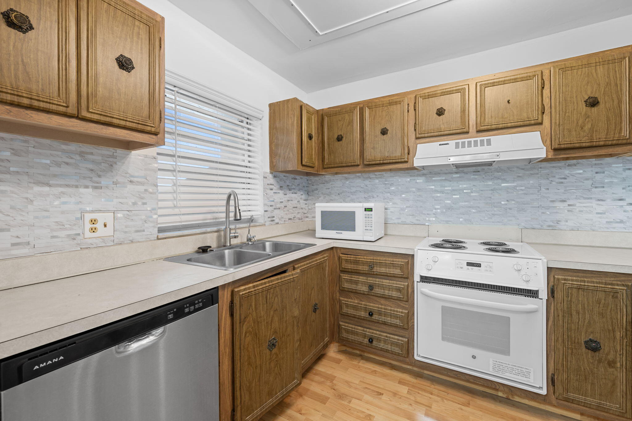 LIVE OAK CONDO NINE - Residential
