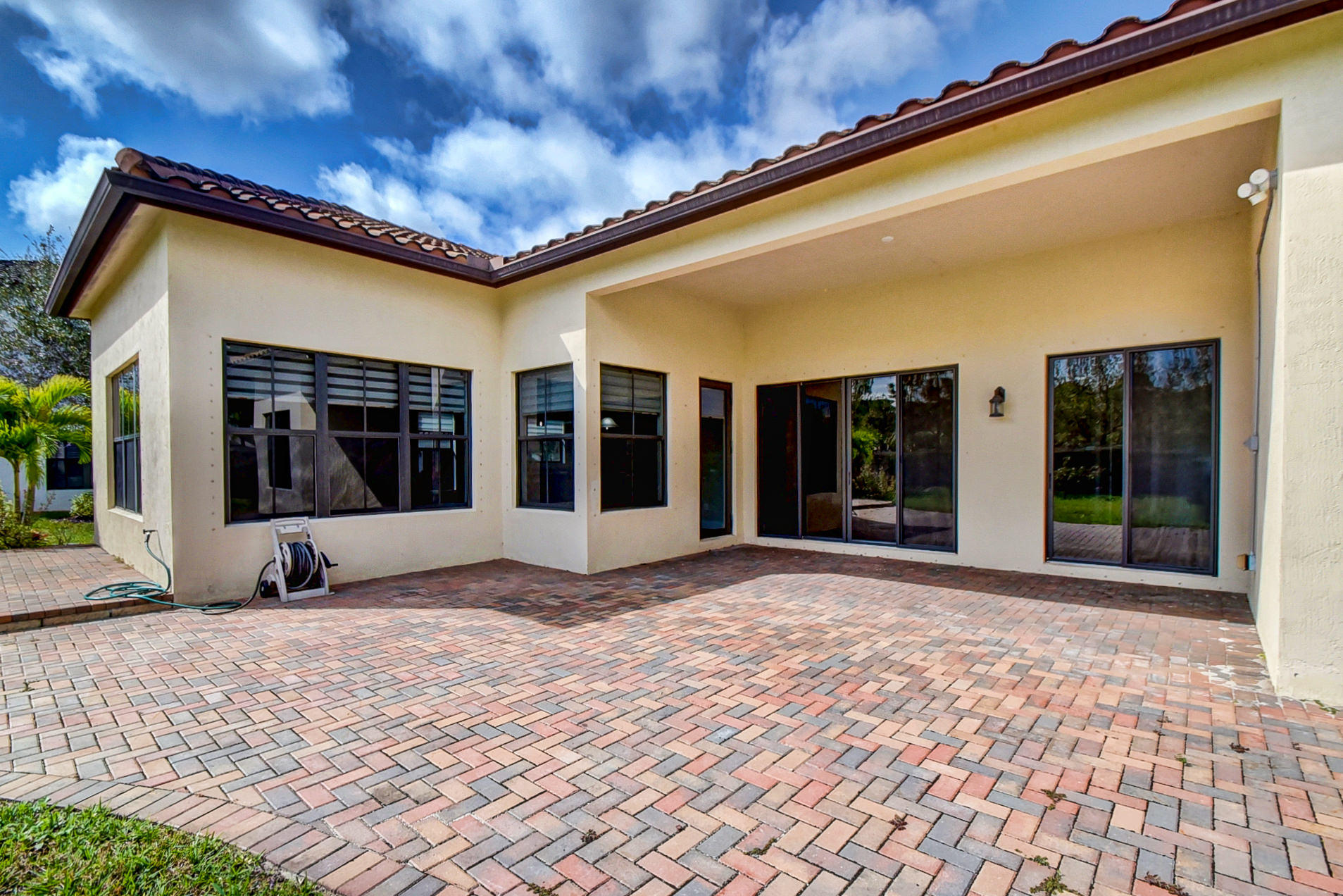 OSPREY OAKS - Residential Lease