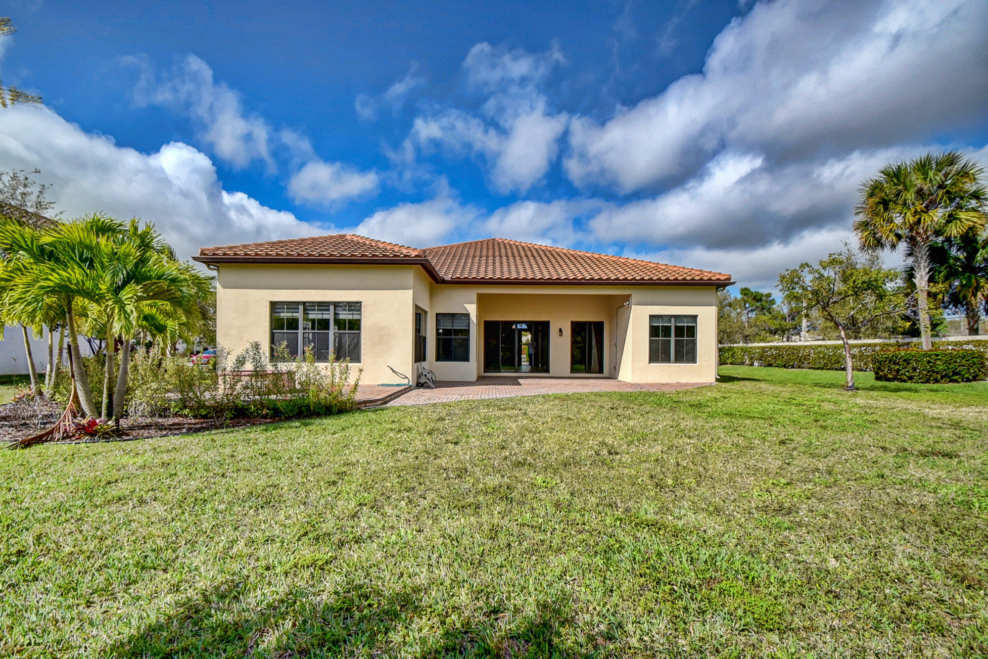 OSPREY OAKS - Residential Lease