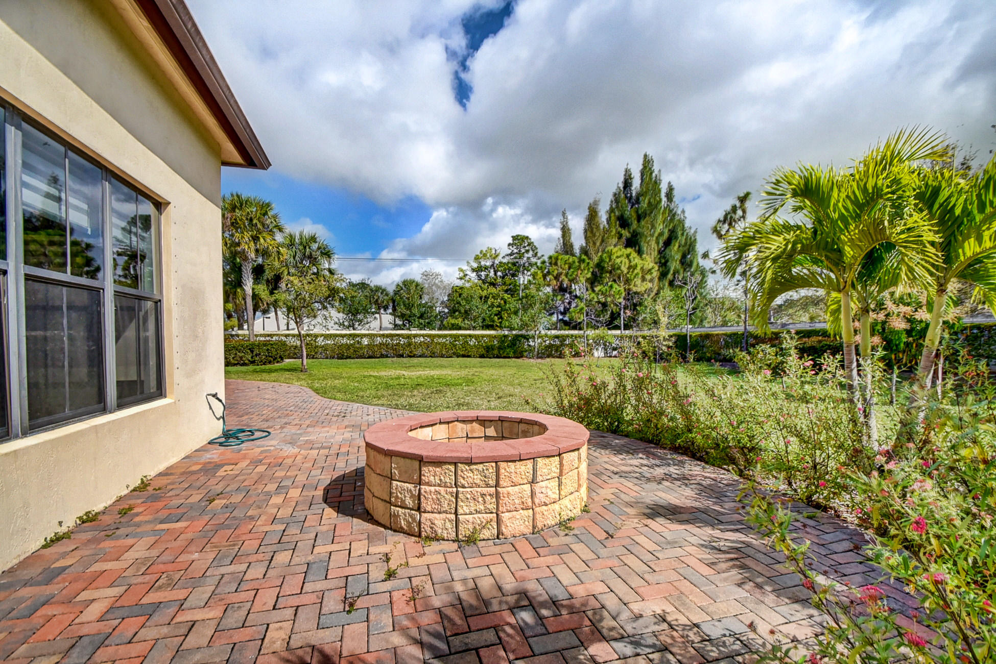 OSPREY OAKS - Residential Lease