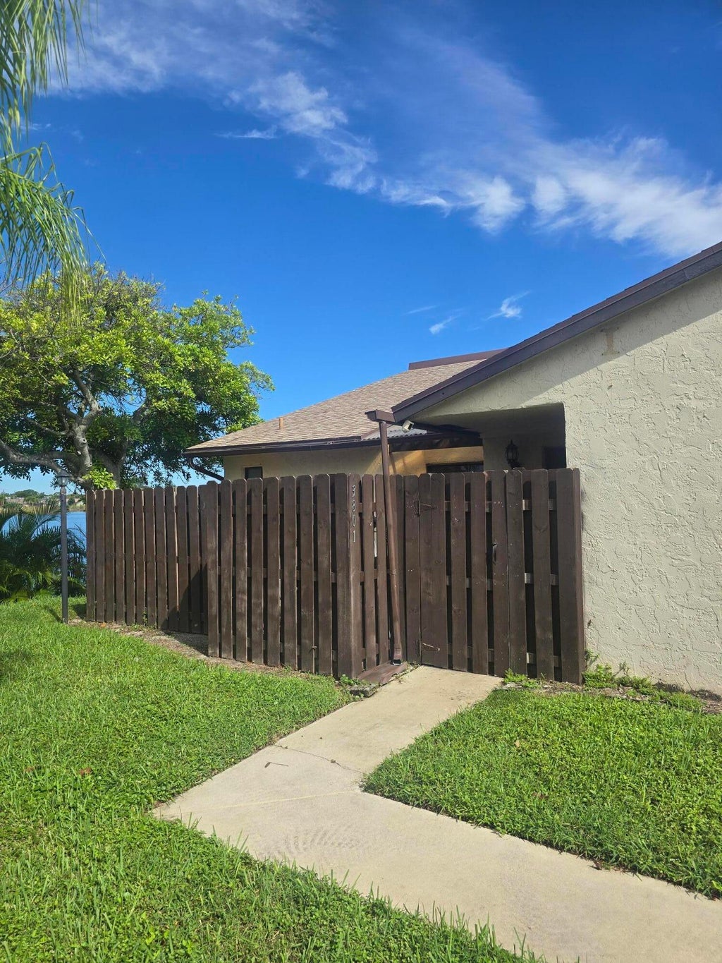 Photo of 3801 WATERVIEW Circle, Palm Springs, FL 33461 (MLS # B26078512)