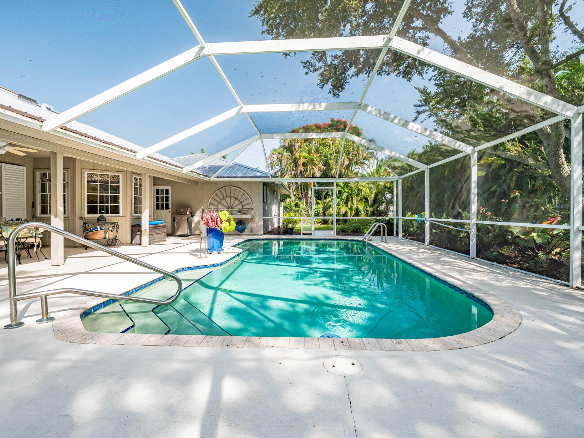 COLONIAL TERRACE - Residential