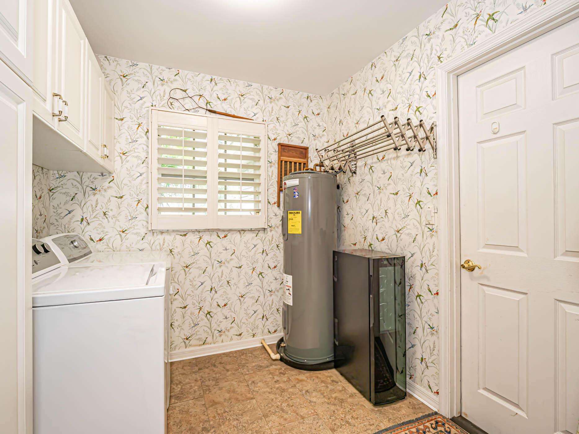 COLONIAL TERRACE - Residential