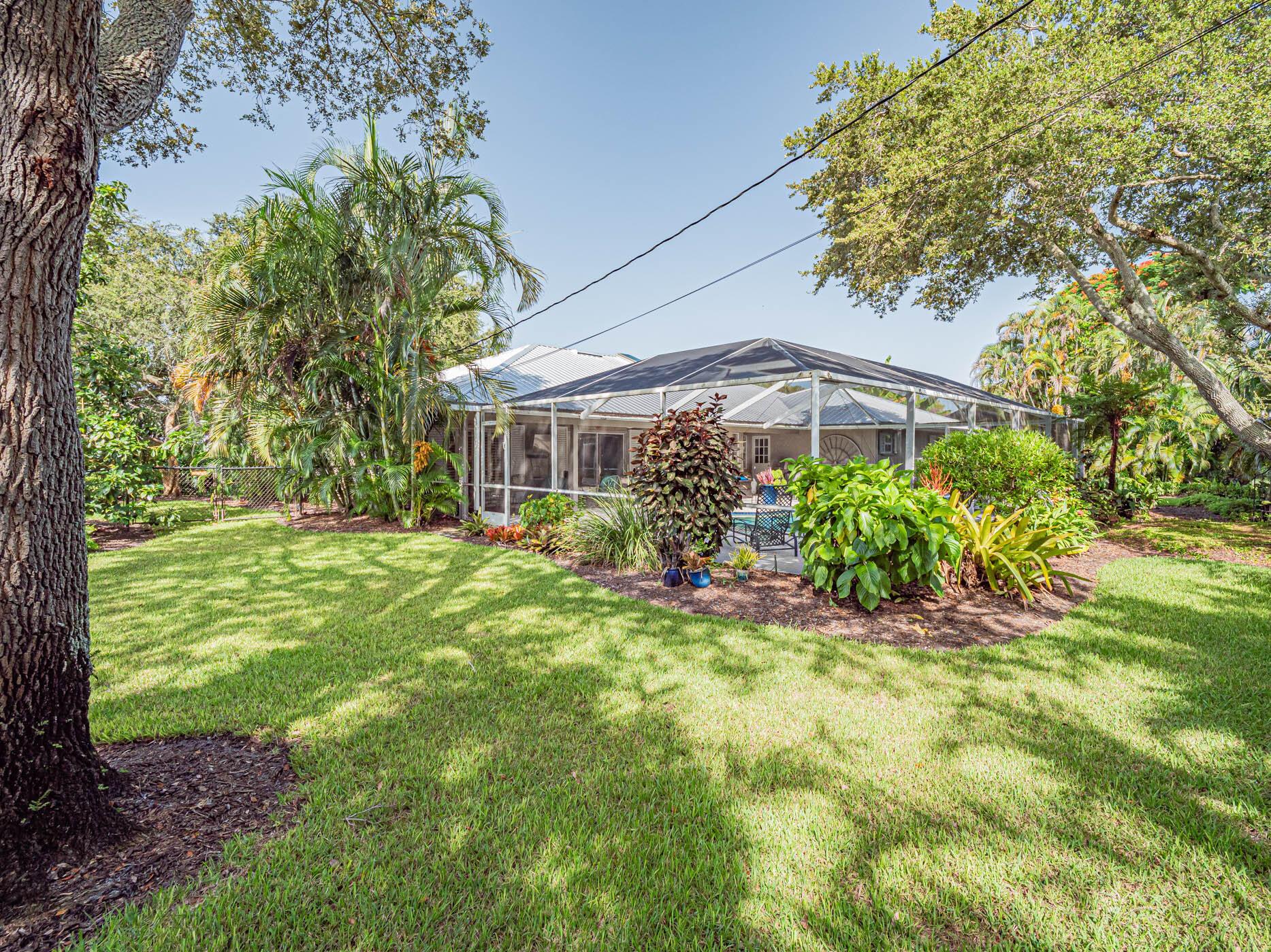 COLONIAL TERRACE - Residential